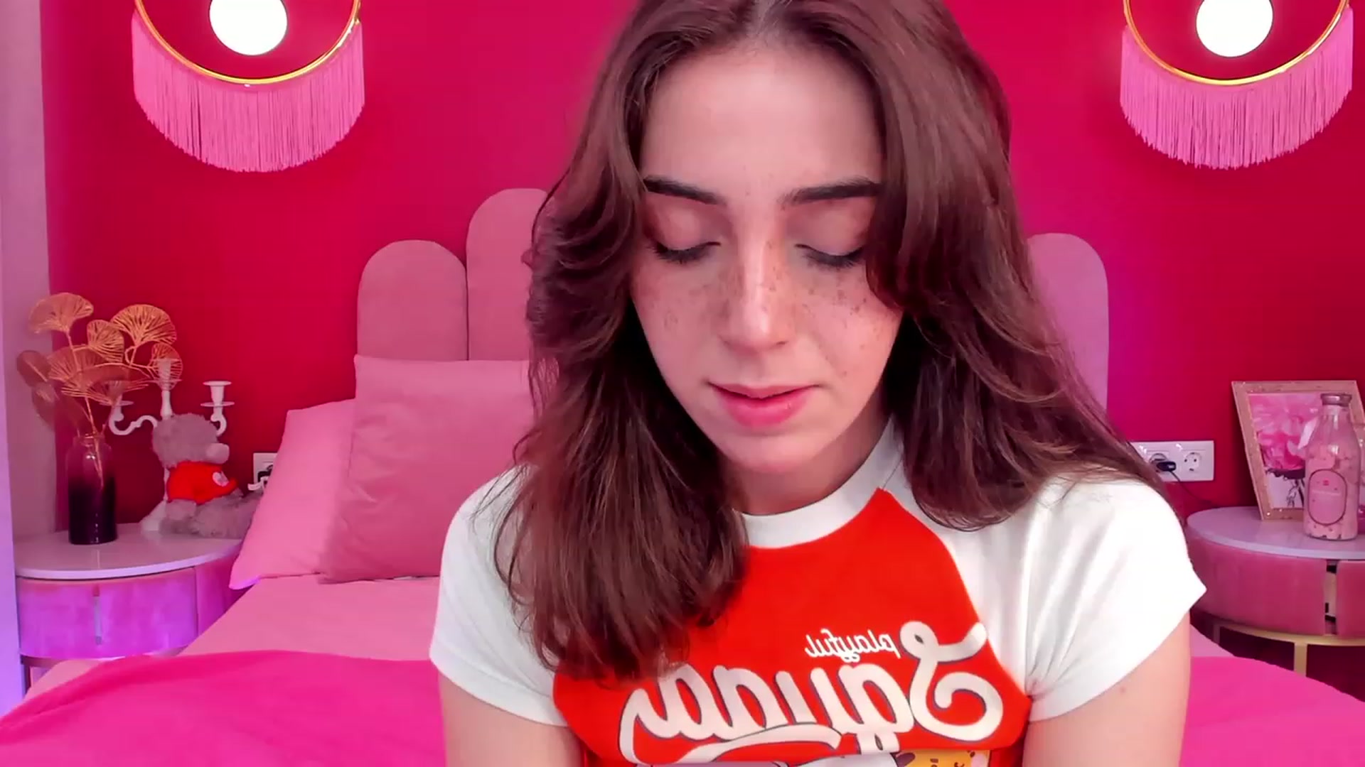 Gallery image thumbnail from ElsaYoung's myfreecams stream on, 06/03/2023, 05:36 image 5 of 20