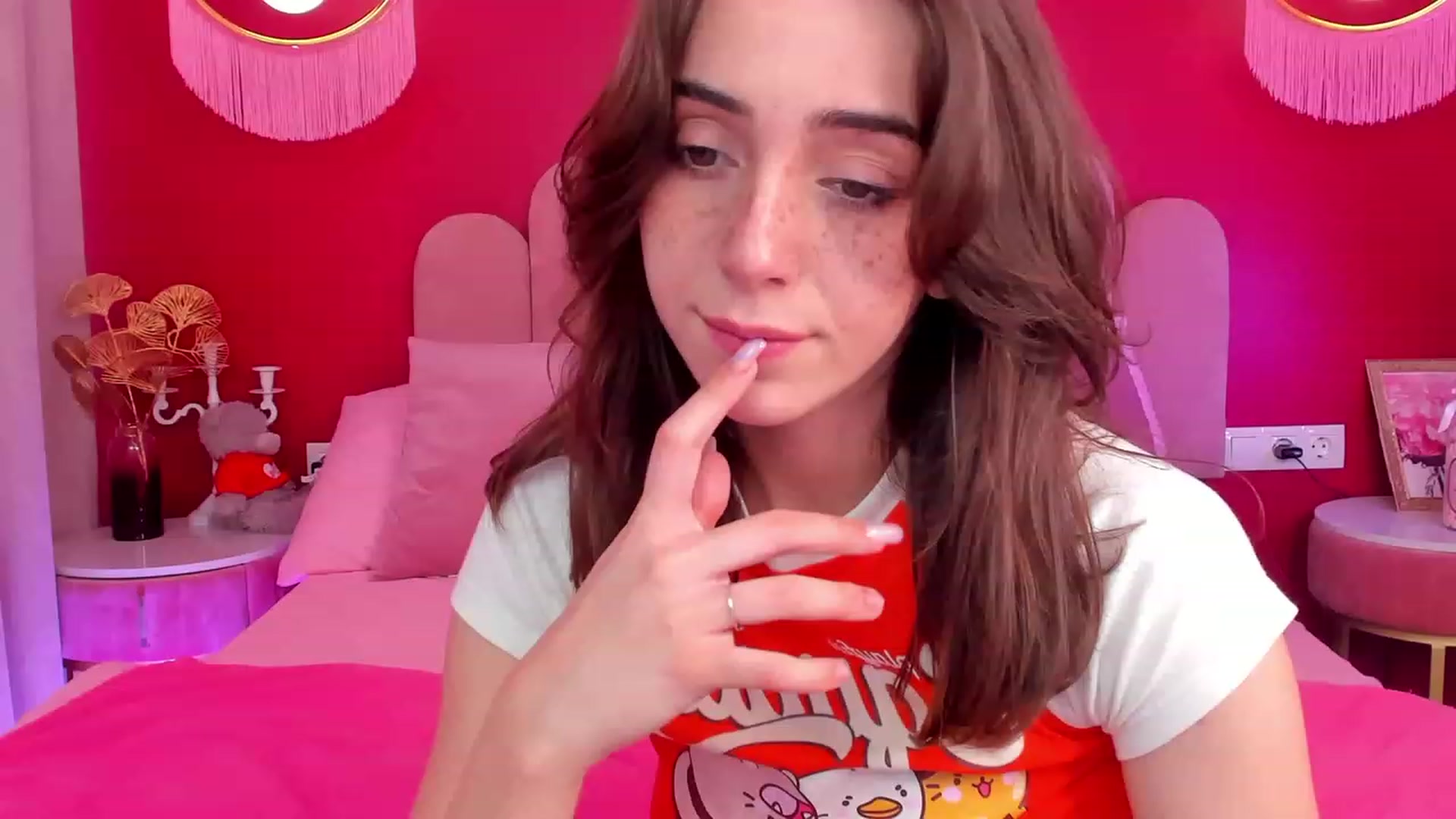 Gallery image thumbnail from ElsaYoung's myfreecams stream on, 06/03/2023, 06:17 image 17 of 20