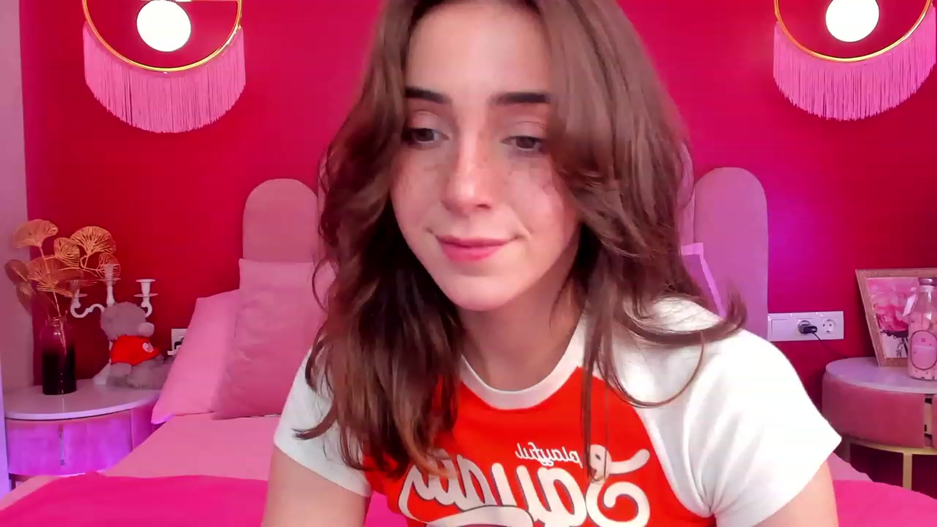 Gallery image thumbnail from ElsaYoung's myfreecams stream on, 06/03/2023, 06:17 image 18 of 20