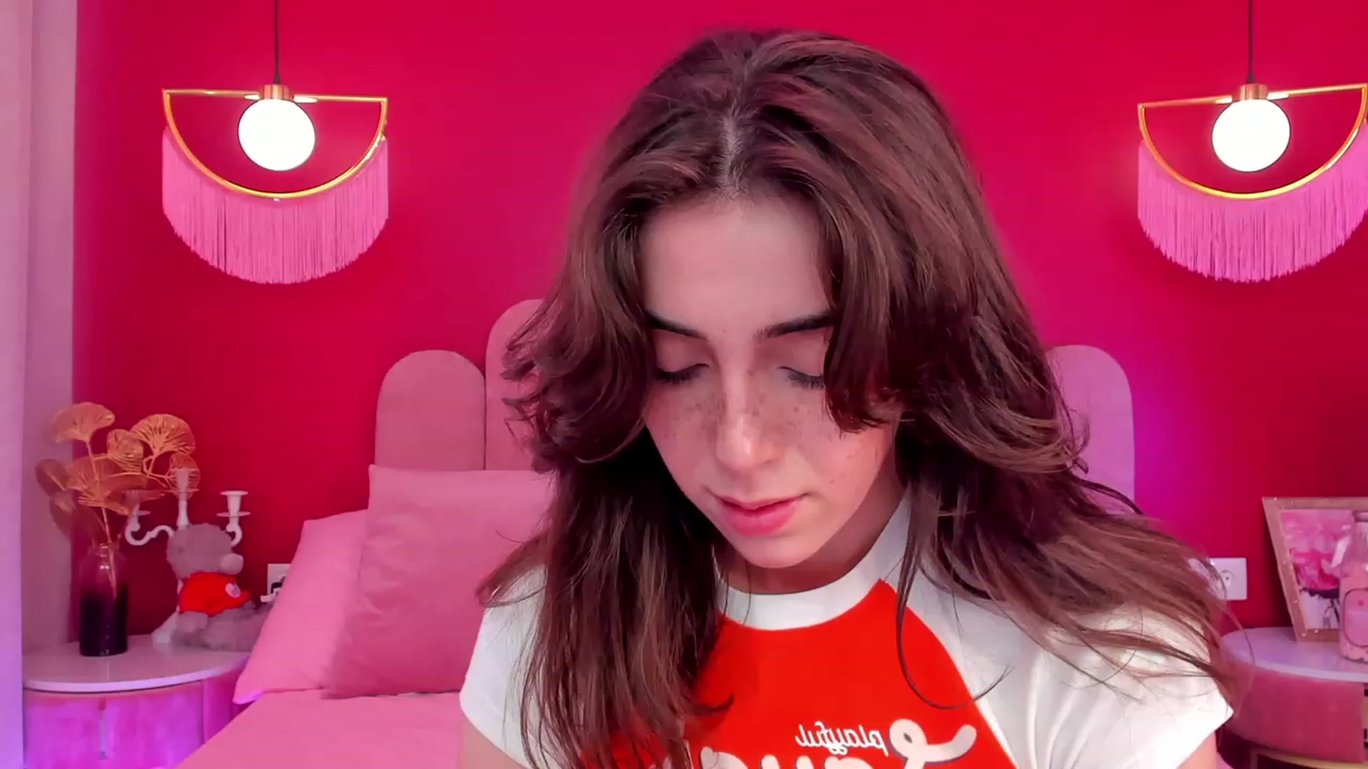 Gallery image thumbnail from ElsaYoung's myfreecams stream on, 06/03/2023, 06:17 image 1 of 20