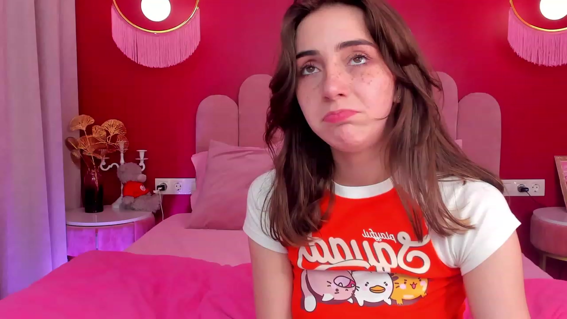 Gallery image thumbnail from ElsaYoung's myfreecams stream on, 06/03/2023, 09:22 image 17 of 20