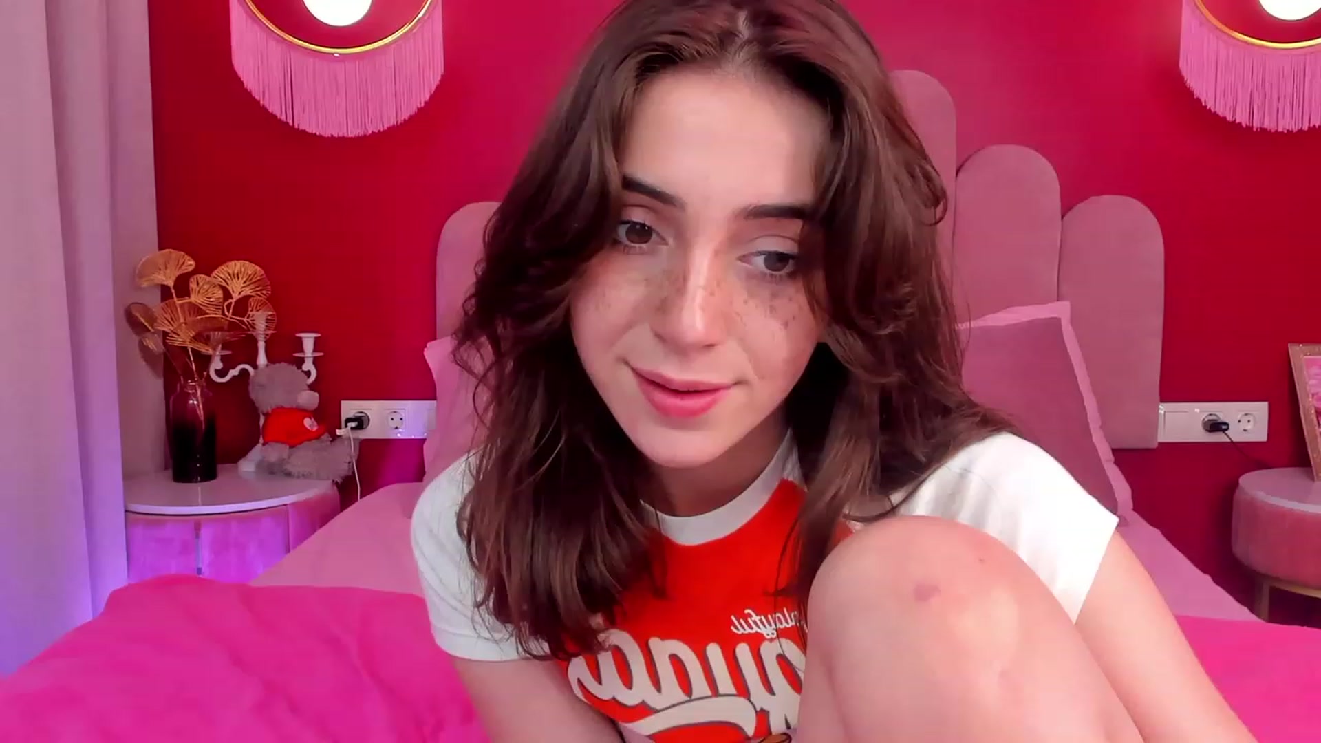 Gallery image thumbnail from ElsaYoung's myfreecams stream on, 06/03/2023, 09:22 image 5 of 20