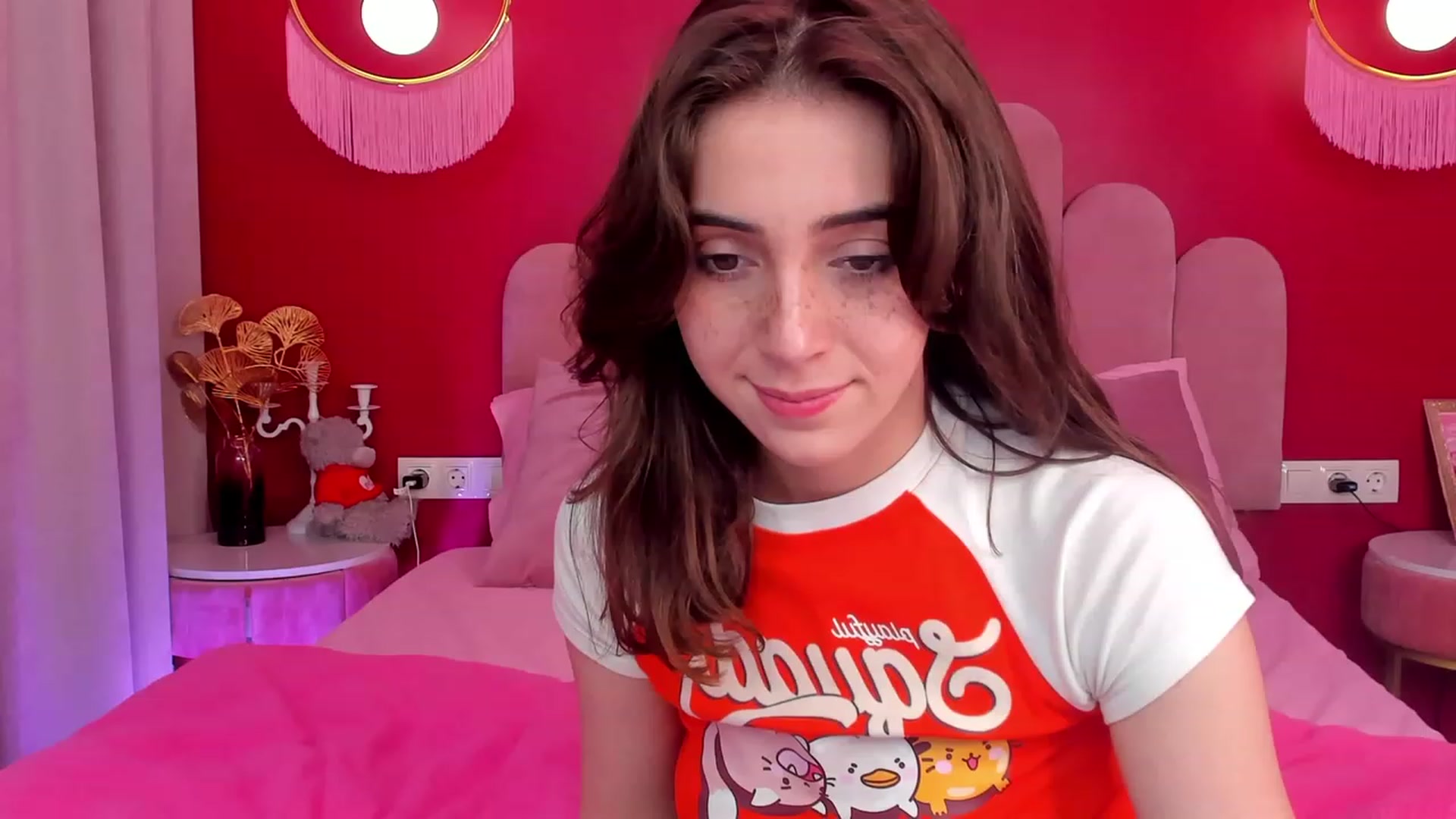 Gallery image thumbnail from ElsaYoung's myfreecams stream on, 06/03/2023, 09:22 image 18 of 20