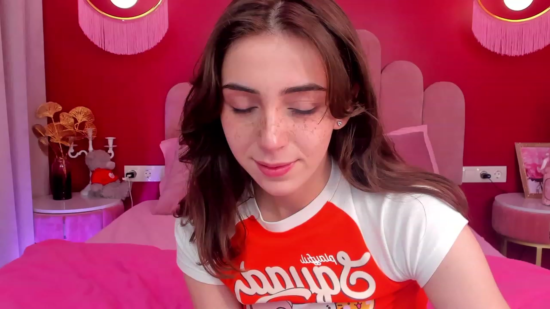 Gallery image thumbnail from ElsaYoung's myfreecams stream on, 06/03/2023, 09:22 image 10 of 20