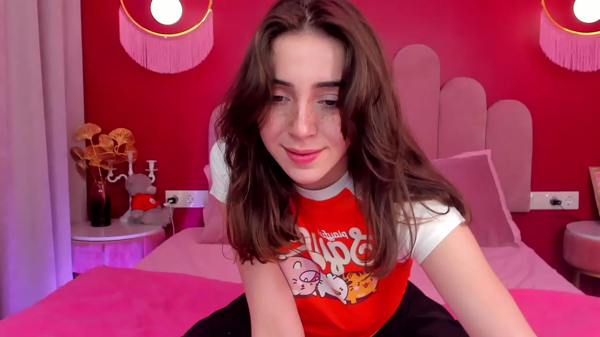 Gallery image thumbnail from ElsaYoung's myfreecams stream on, 06/03/2023, 09:22 image 16 of 20