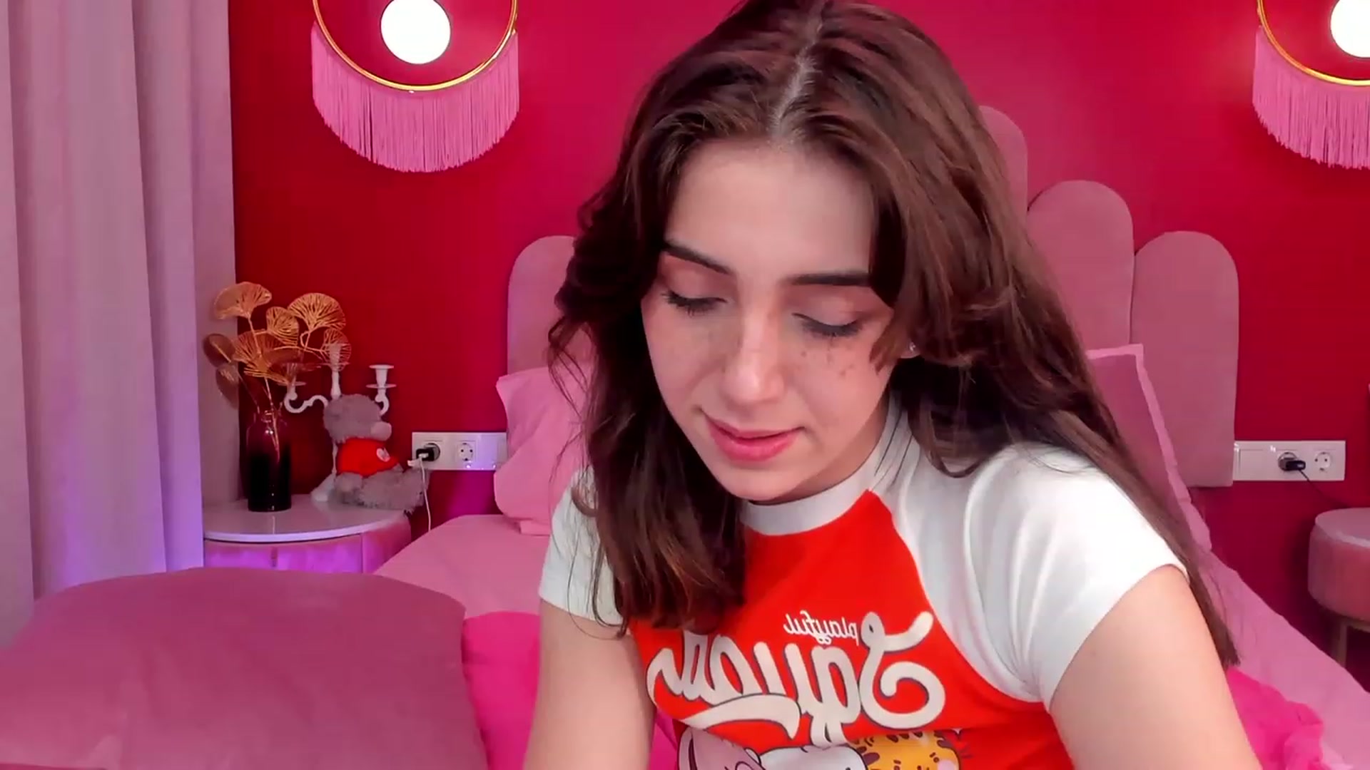 Gallery image thumbnail from ElsaYoung's myfreecams stream on, 06/03/2023, 11:21 image 10 of 20