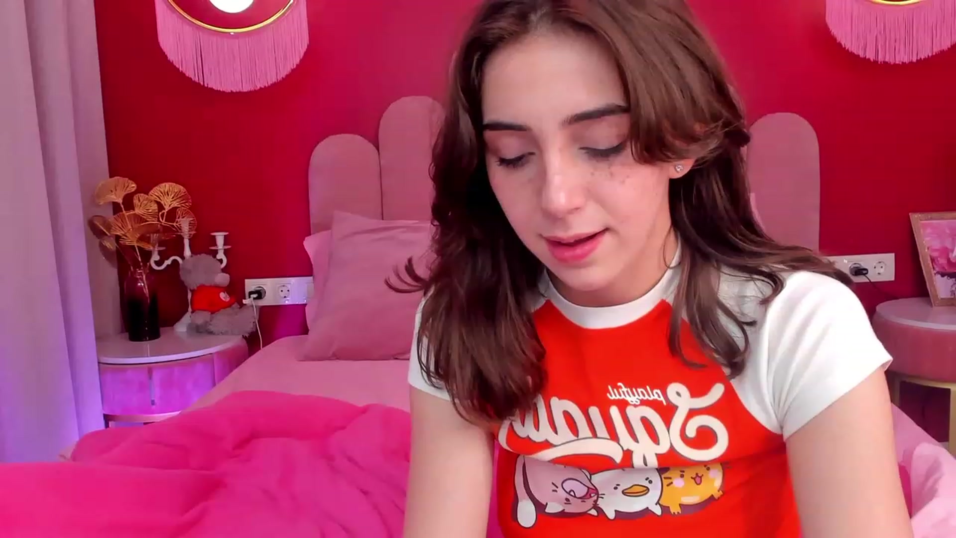 Gallery image thumbnail from ElsaYoung's myfreecams stream on, 06/03/2023, 11:21 image 6 of 20