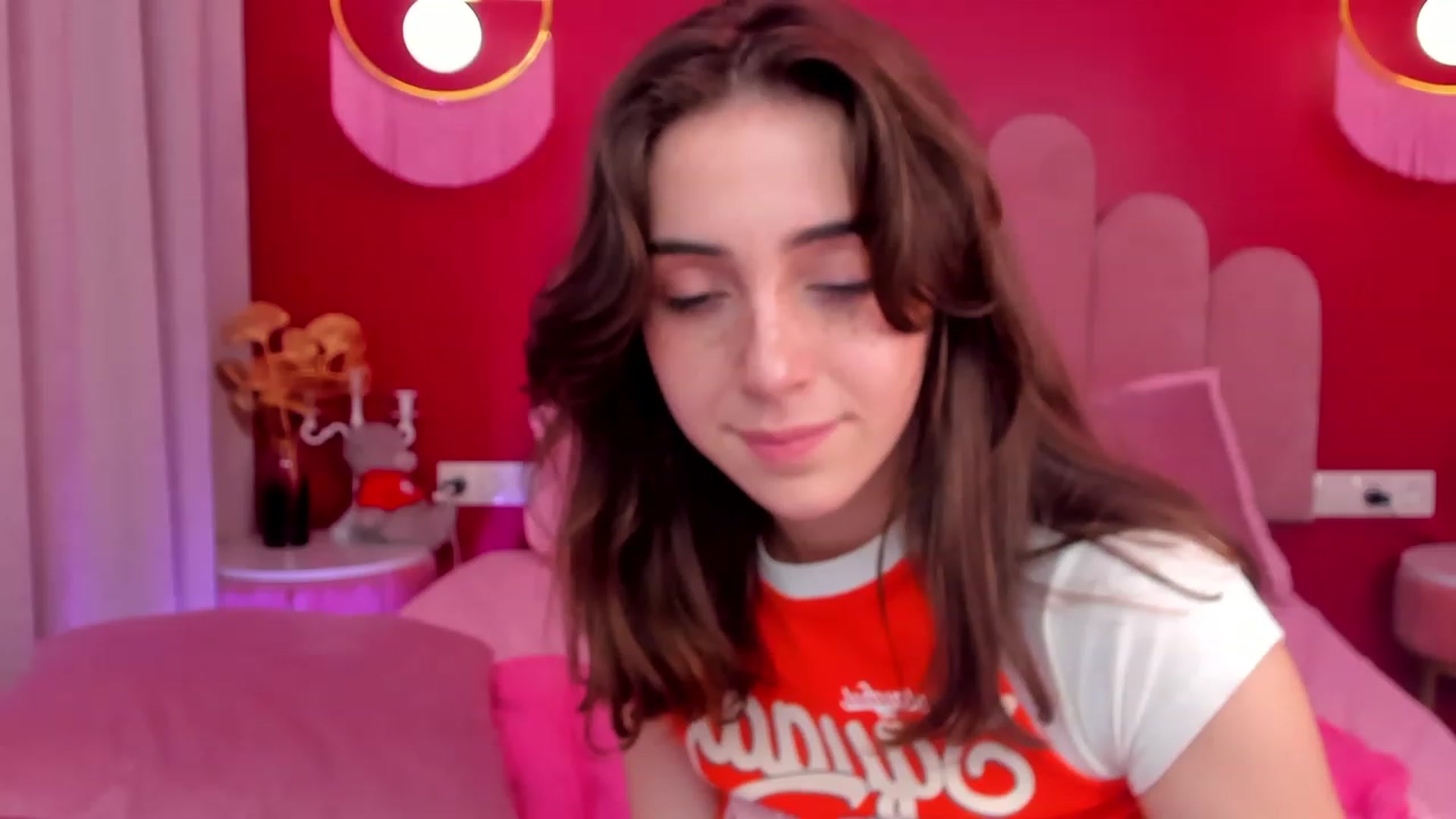 Gallery image thumbnail from ElsaYoung's myfreecams stream on, 06/03/2023, 11:21 image 11 of 20