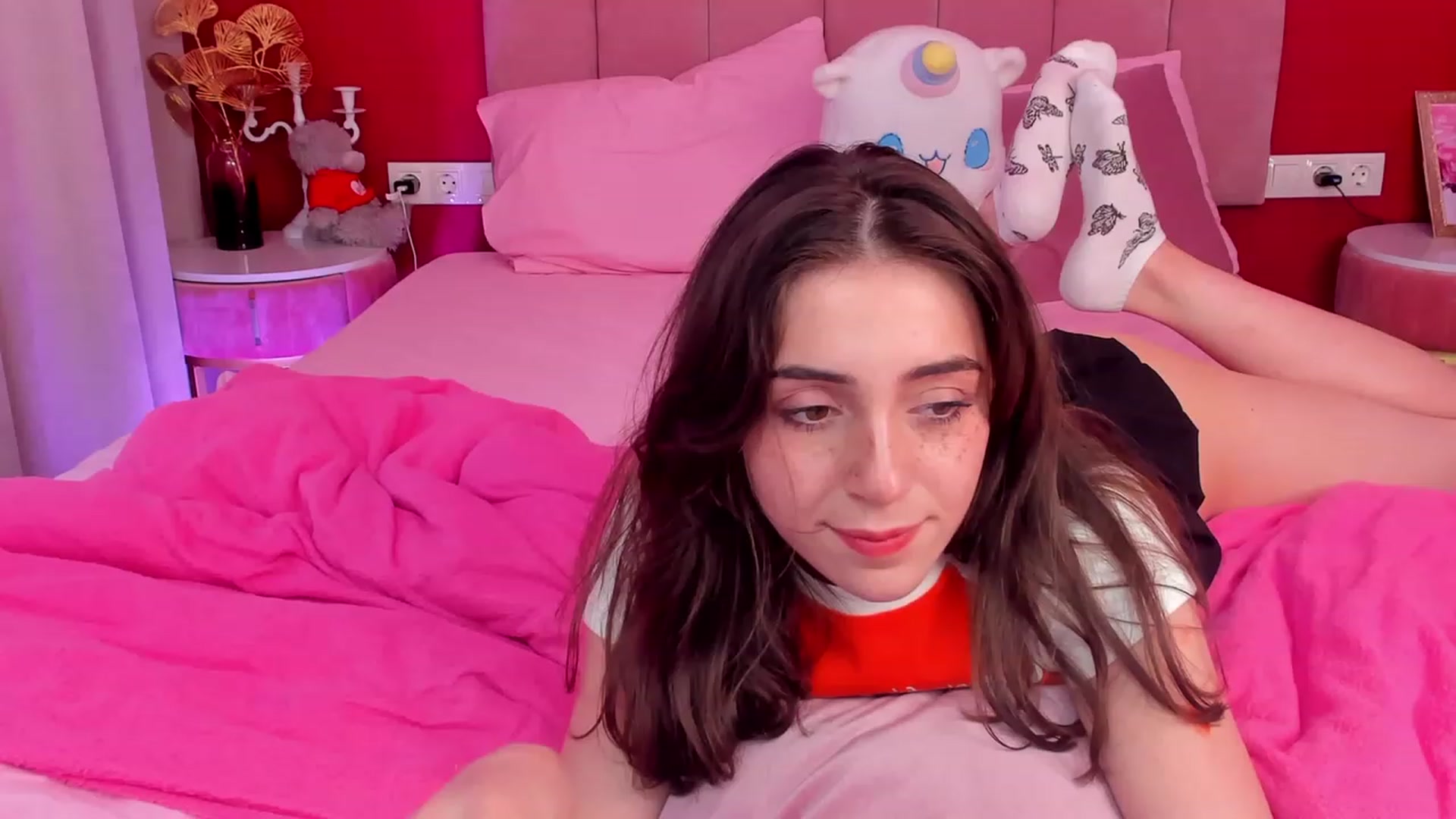 Gallery image thumbnail from ElsaYoung's myfreecams stream on, 06/03/2023, 11:35 image 6 of 20