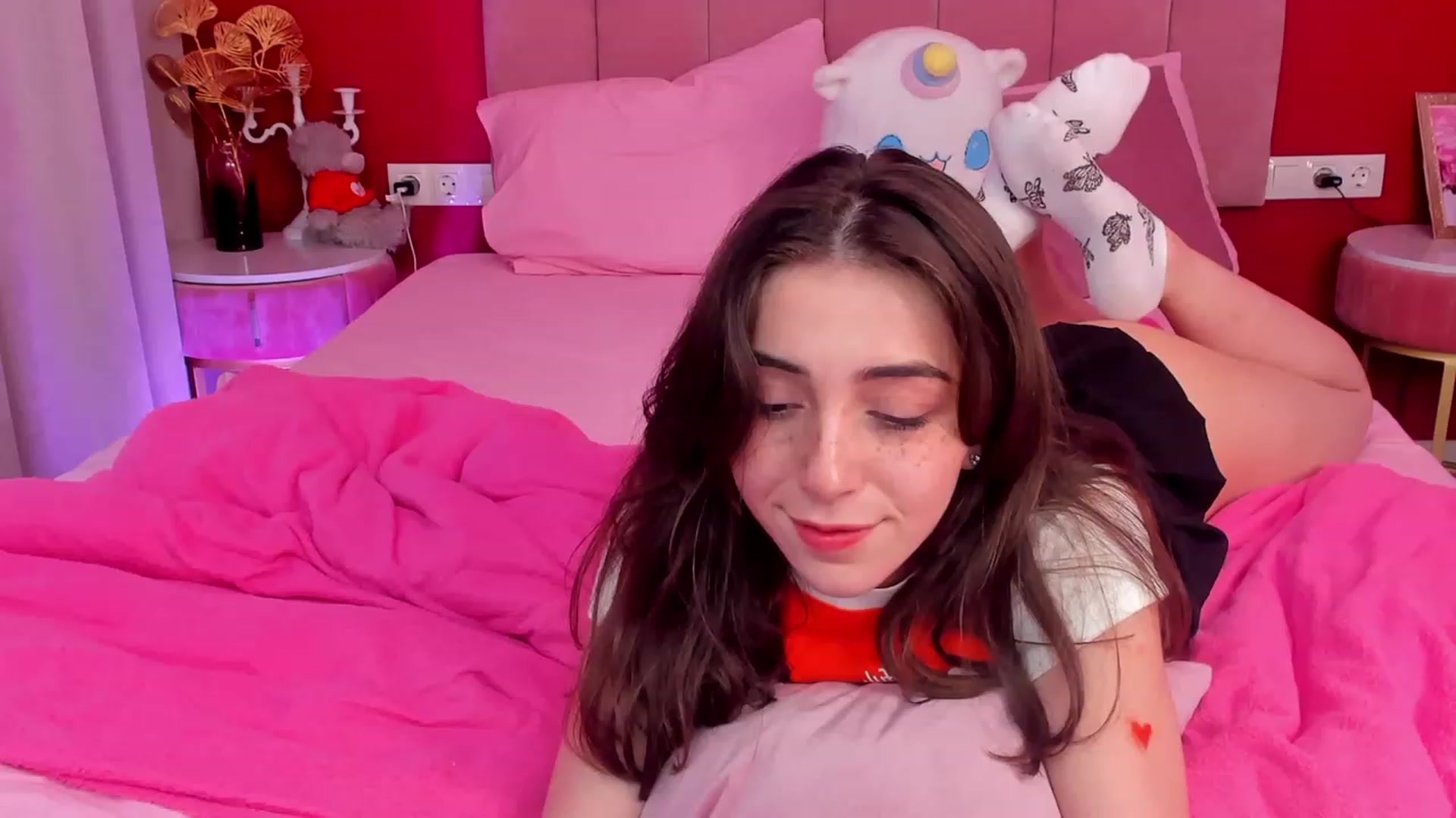 Gallery image thumbnail from ElsaYoung's myfreecams stream on, 06/03/2023, 11:35 image 9 of 20