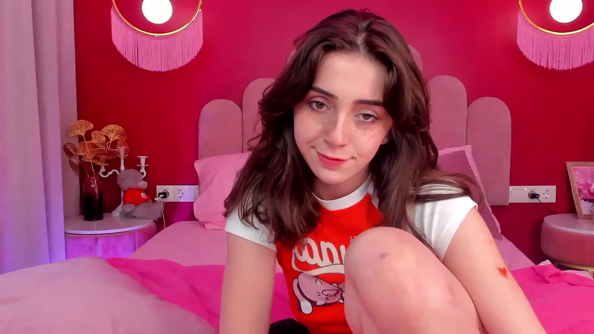 Gallery image thumbnail from ElsaYoung's myfreecams stream on, 06/03/2023, 11:35 image 14 of 20