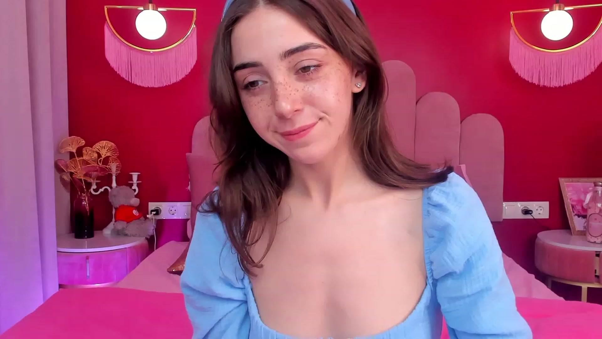 Gallery image thumbnail from ElsaYoung's myfreecams stream on, 06/04/2023, 14:40 image 5 of 20