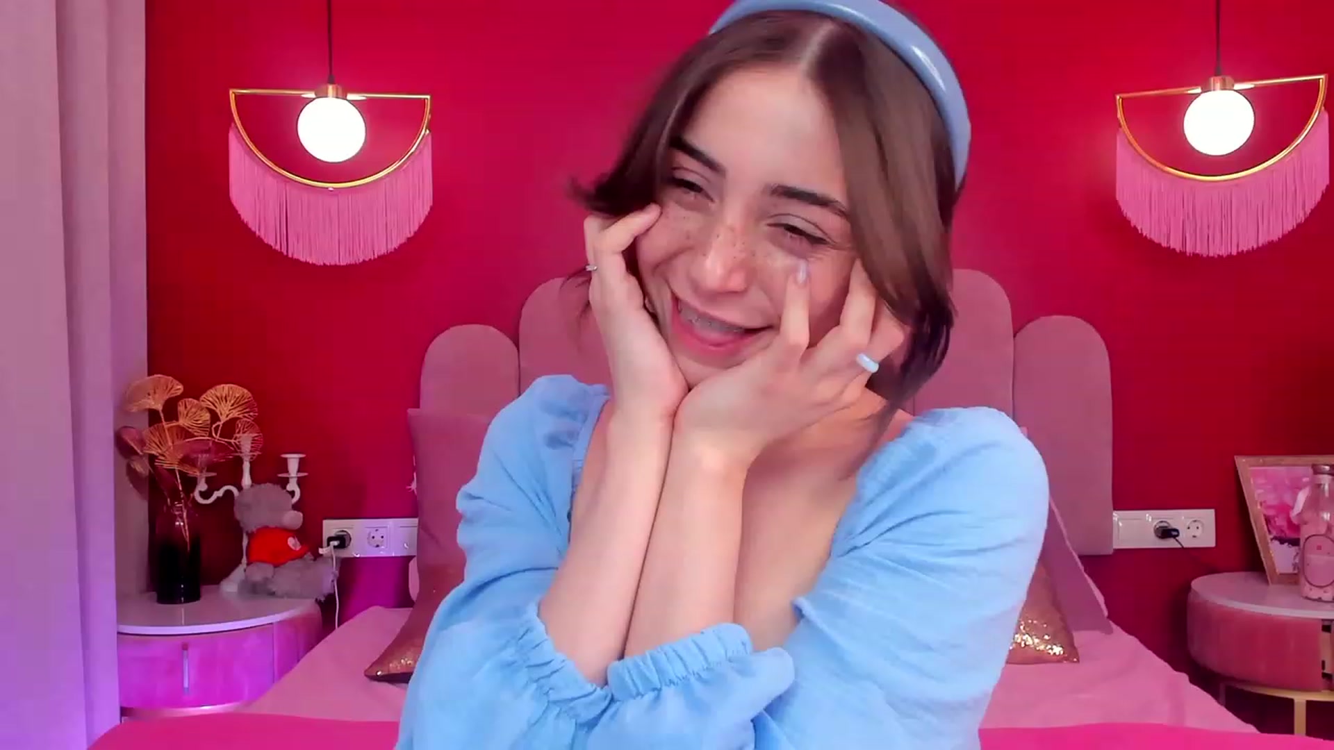 Gallery image thumbnail from ElsaYoung's myfreecams stream on, 06/04/2023, 14:40 image 1 of 20