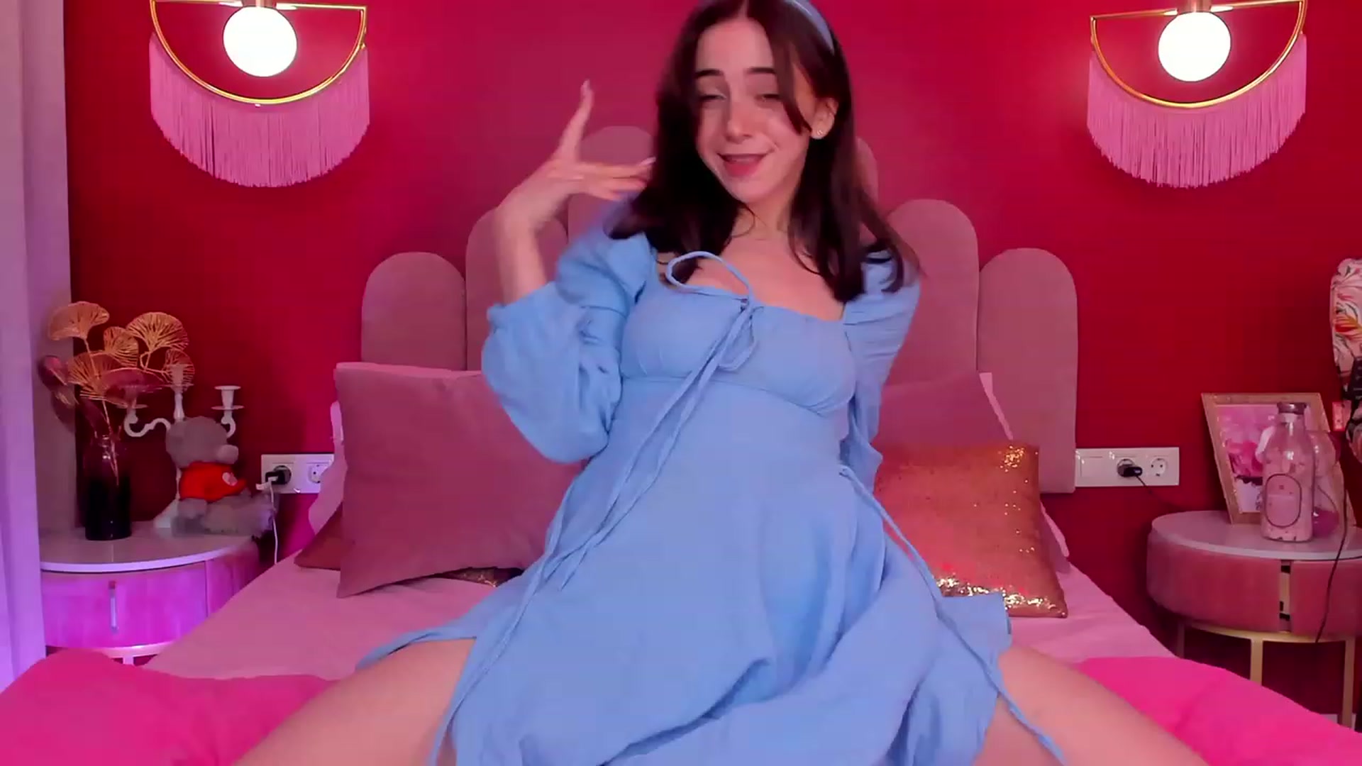 Gallery image thumbnail from ElsaYoung's myfreecams stream on, 06/04/2023, 17:24 image 1 of 20