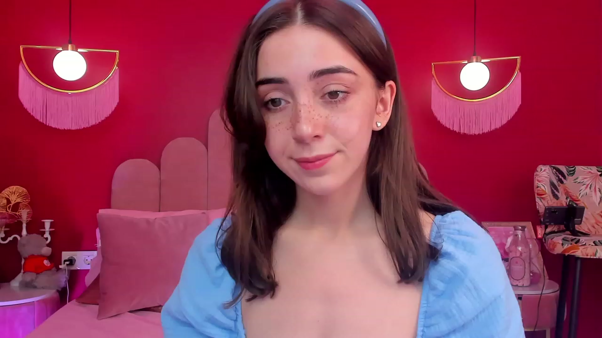 Gallery image thumbnail from ElsaYoung's myfreecams stream on, 06/04/2023, 17:24 image 16 of 20