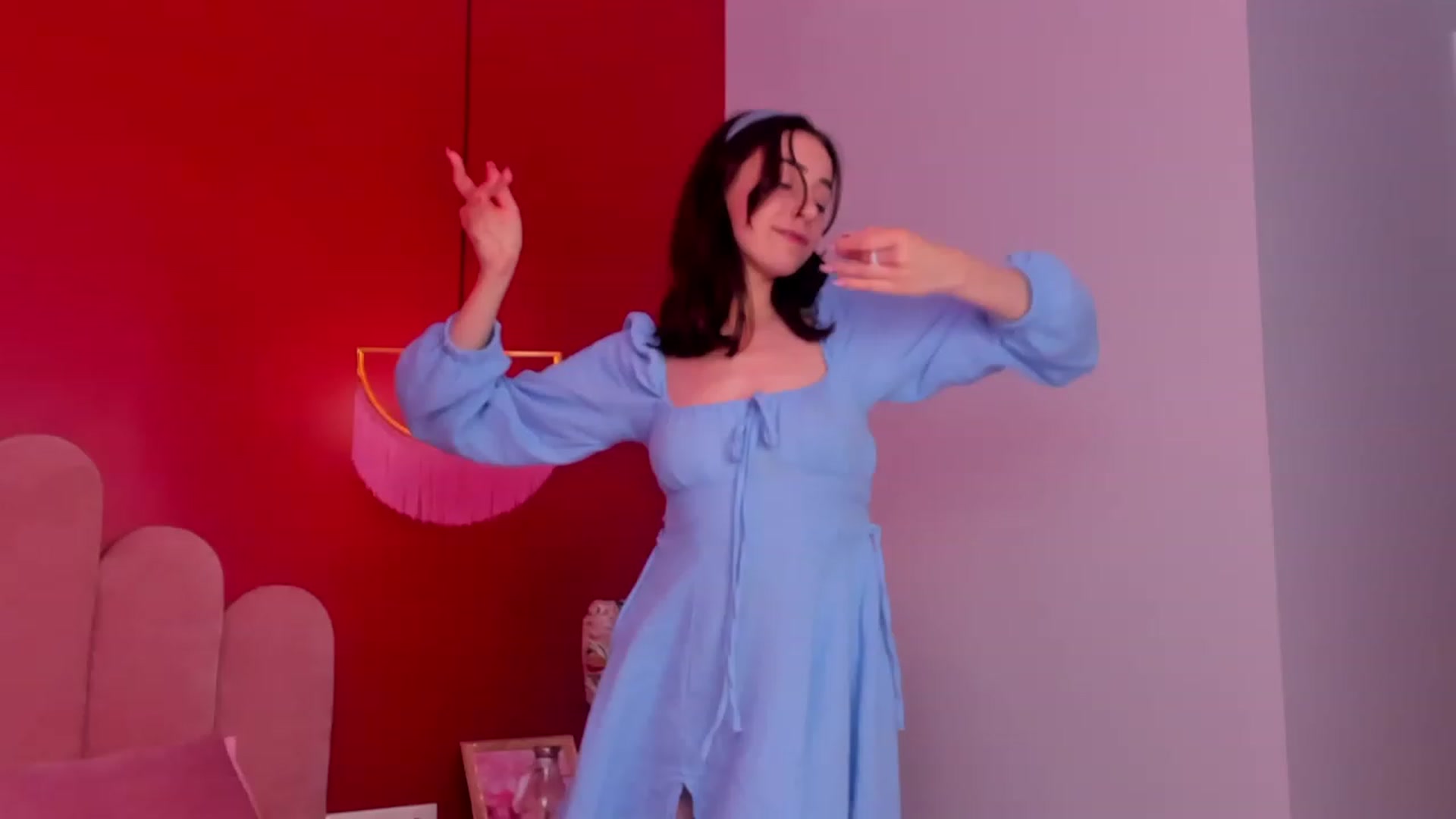 Gallery image thumbnail from ElsaYoung's myfreecams stream on, 06/04/2023, 19:20 image 17 of 20