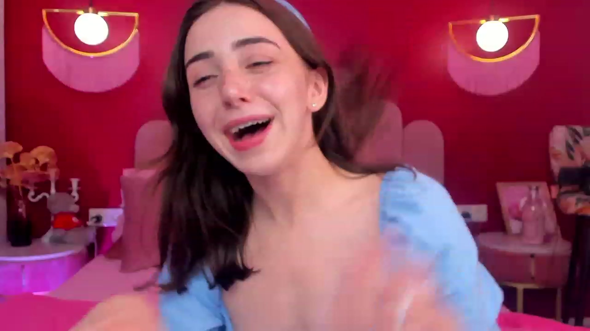 Gallery image thumbnail from ElsaYoung's myfreecams stream on, 06/04/2023, 19:20 image 5 of 20