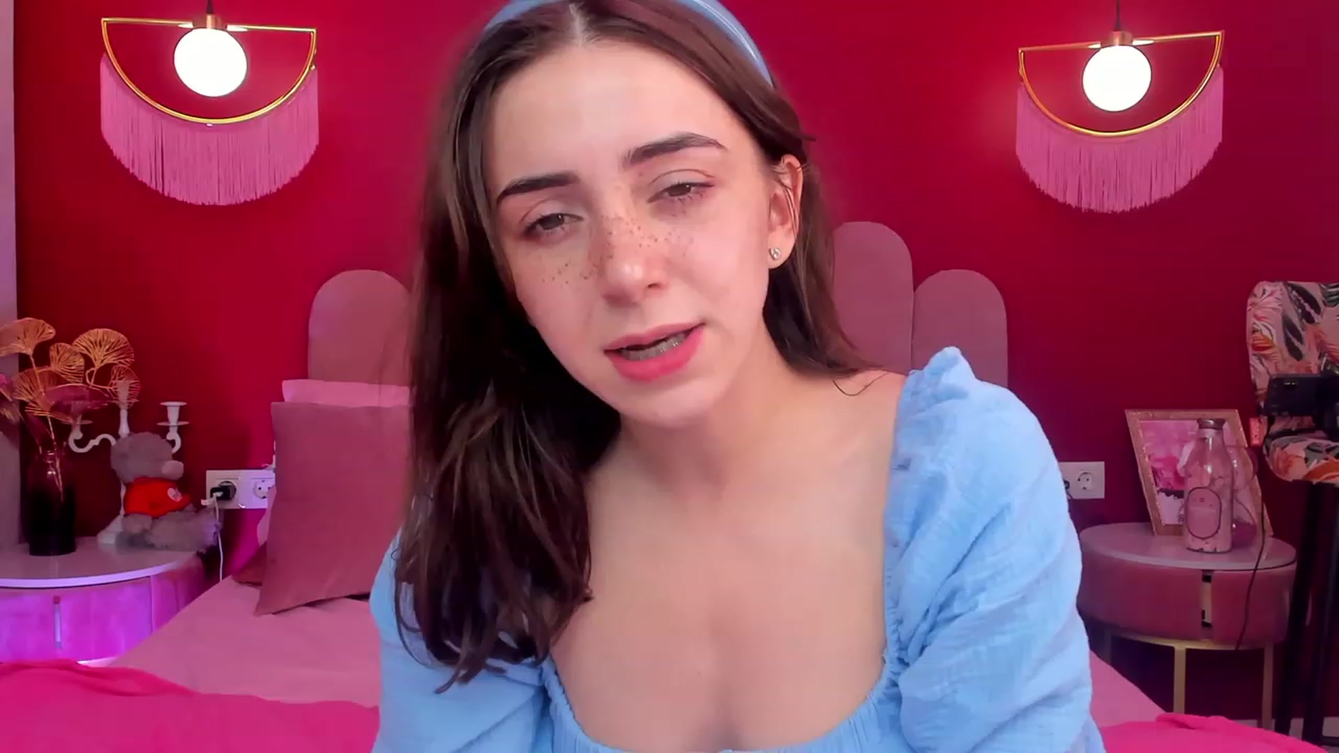 Gallery image thumbnail from ElsaYoung's myfreecams stream on, 06/04/2023, 19:20 image 14 of 20