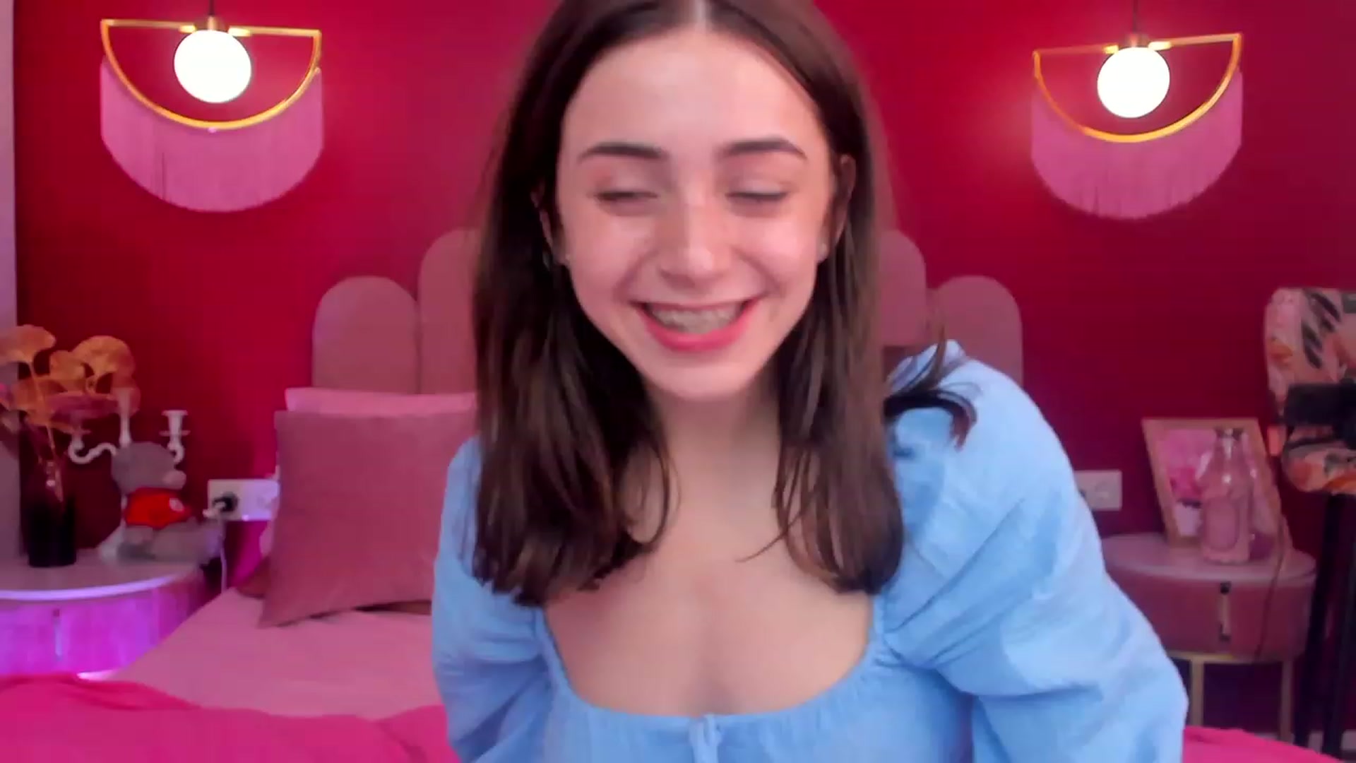 Gallery image thumbnail from ElsaYoung's myfreecams stream on, 06/04/2023, 19:20 image 8 of 20