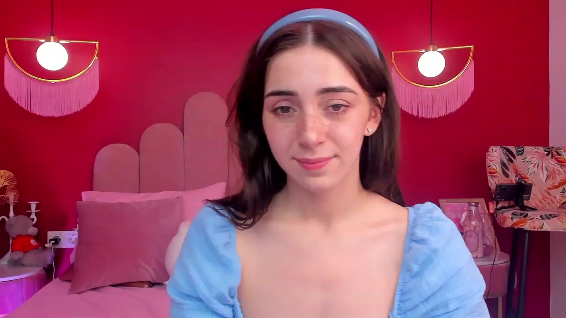 Gallery image thumbnail from ElsaYoung's myfreecams stream on, 06/04/2023, 19:20 image 20 of 20