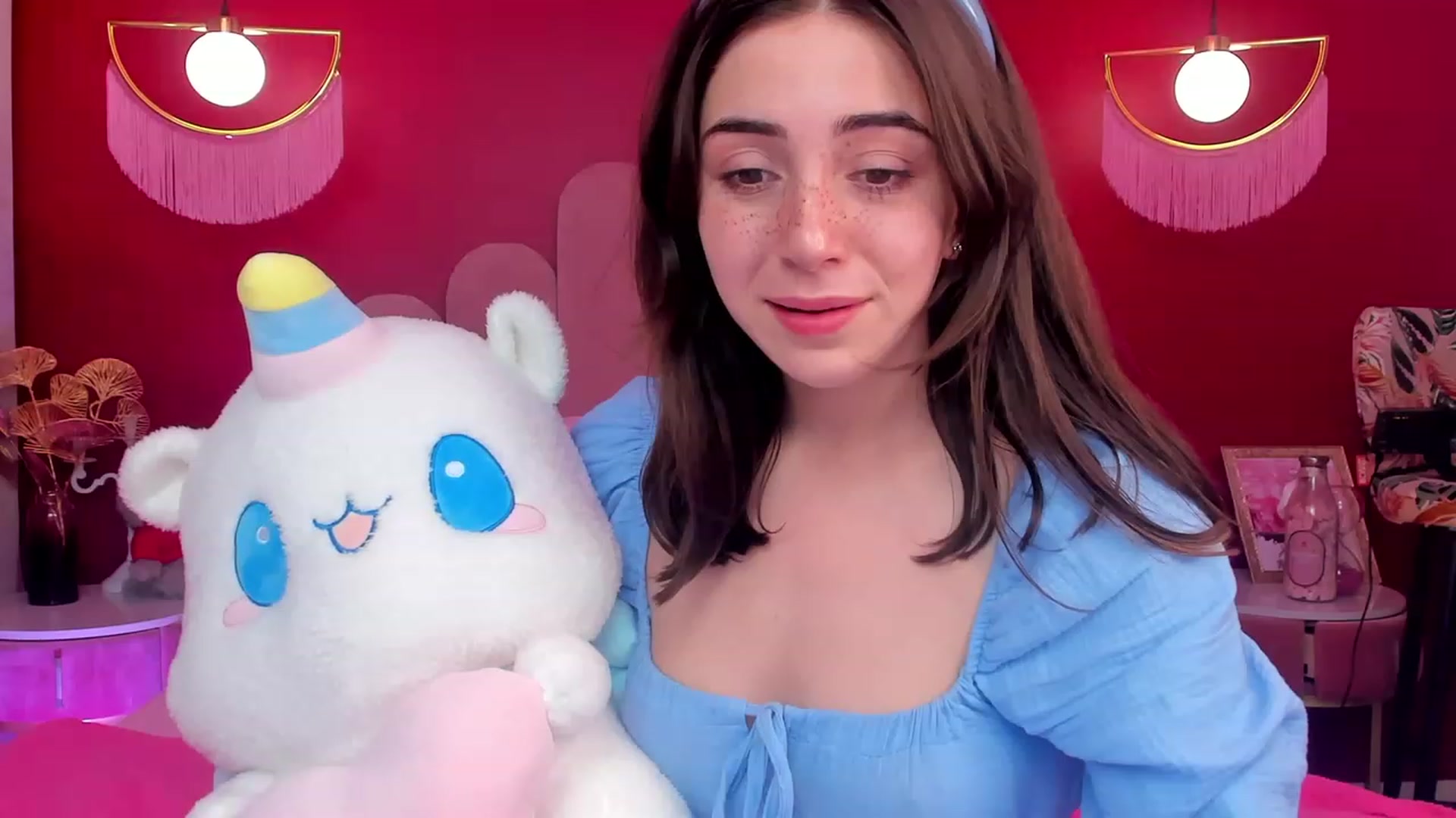 Gallery image thumbnail from ElsaYoung's myfreecams stream on, 06/04/2023, 19:20 image 4 of 20