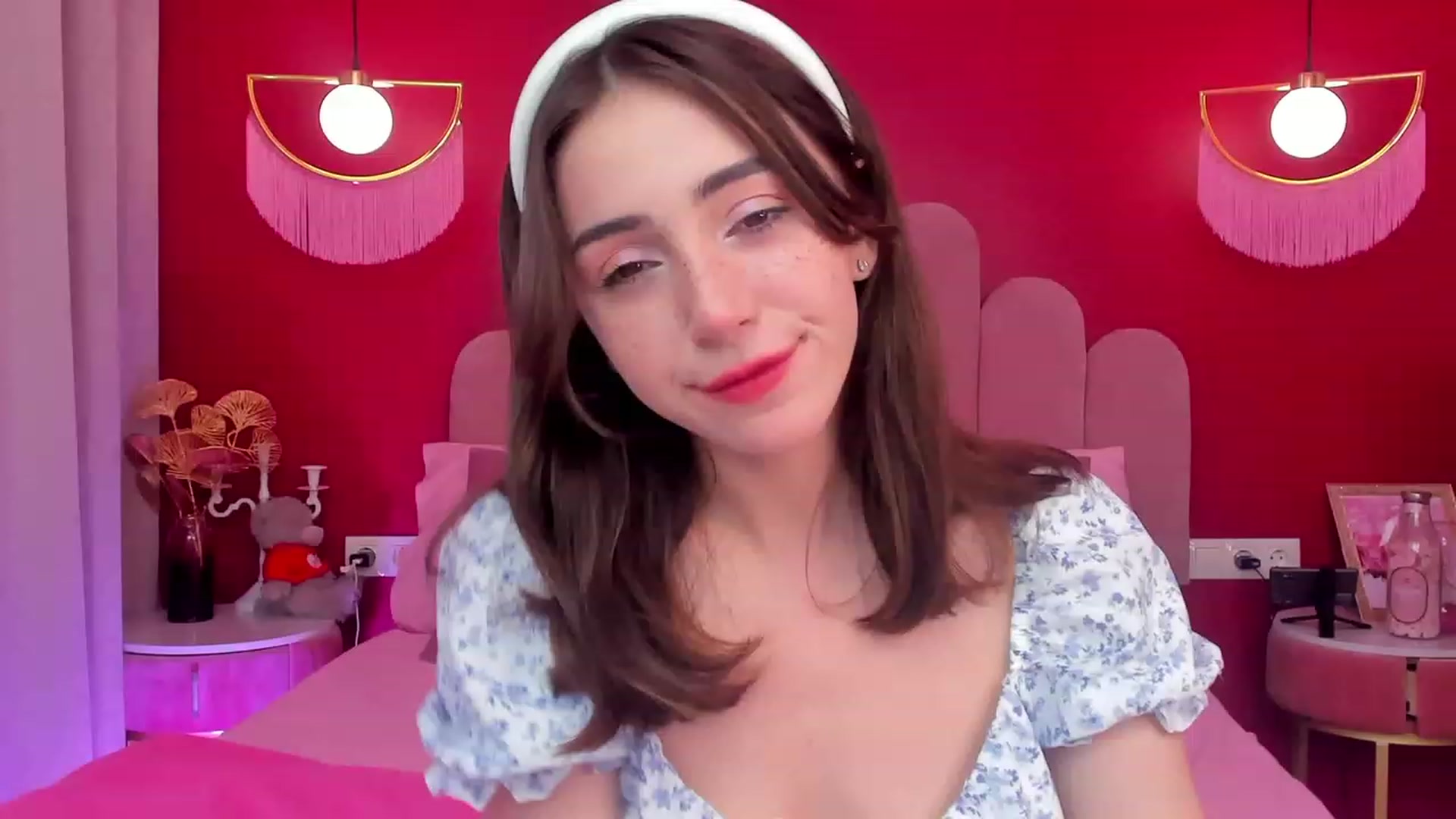 Gallery image thumbnail from ElsaYoung's myfreecams stream on, 06/06/2023, 12:39 image 13 of 20