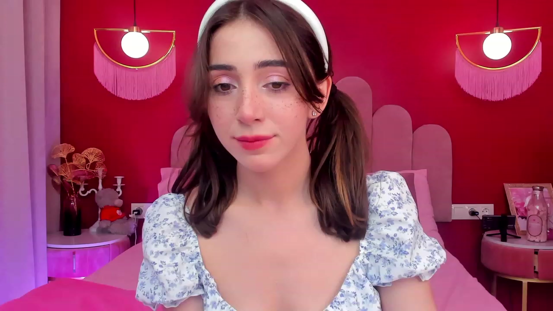 Gallery image thumbnail from ElsaYoung's myfreecams stream on, 06/06/2023, 12:39 image 10 of 20