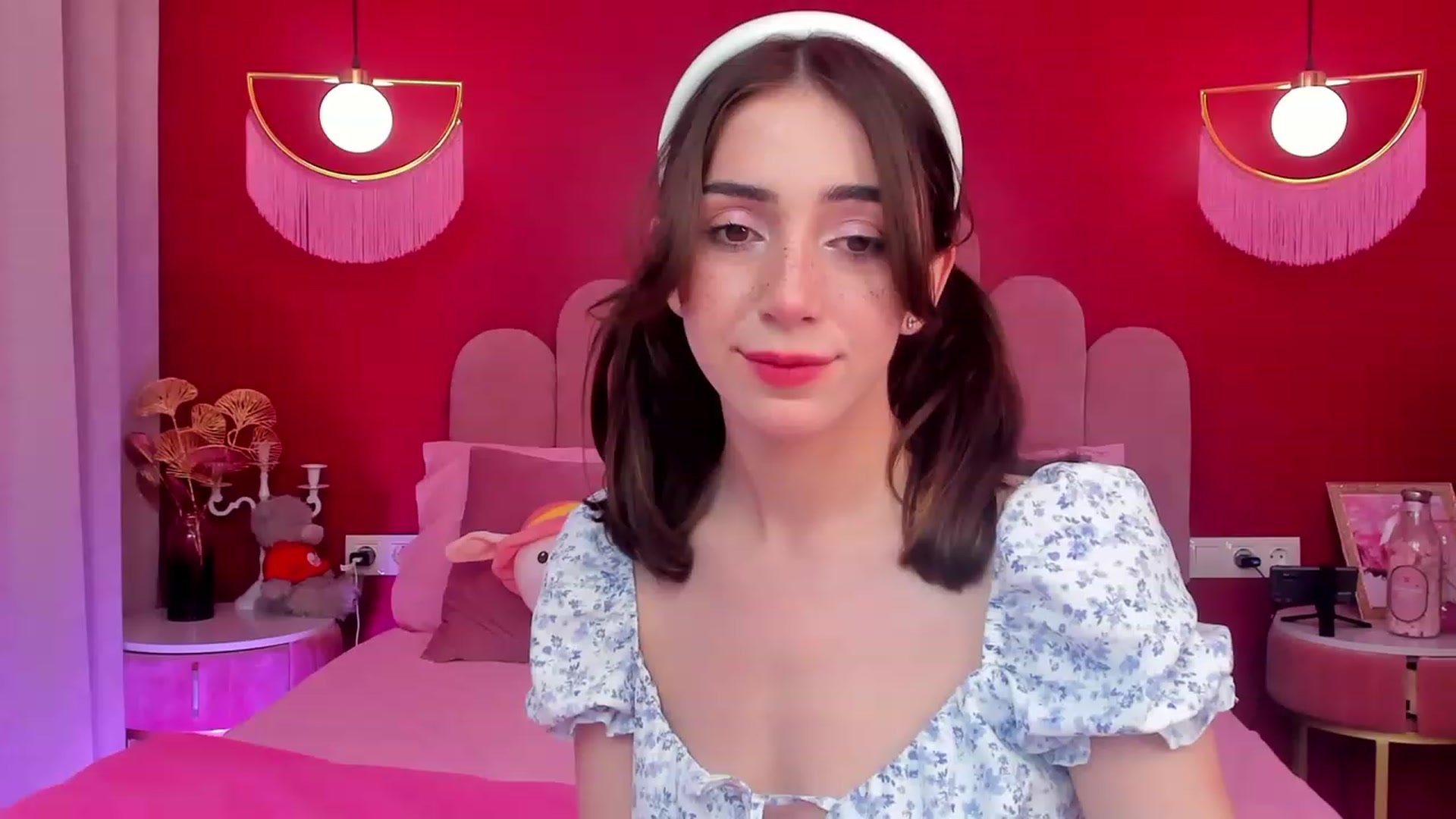 Gallery image thumbnail from ElsaYoung's myfreecams stream on, 06/06/2023, 12:39 image 4 of 20
