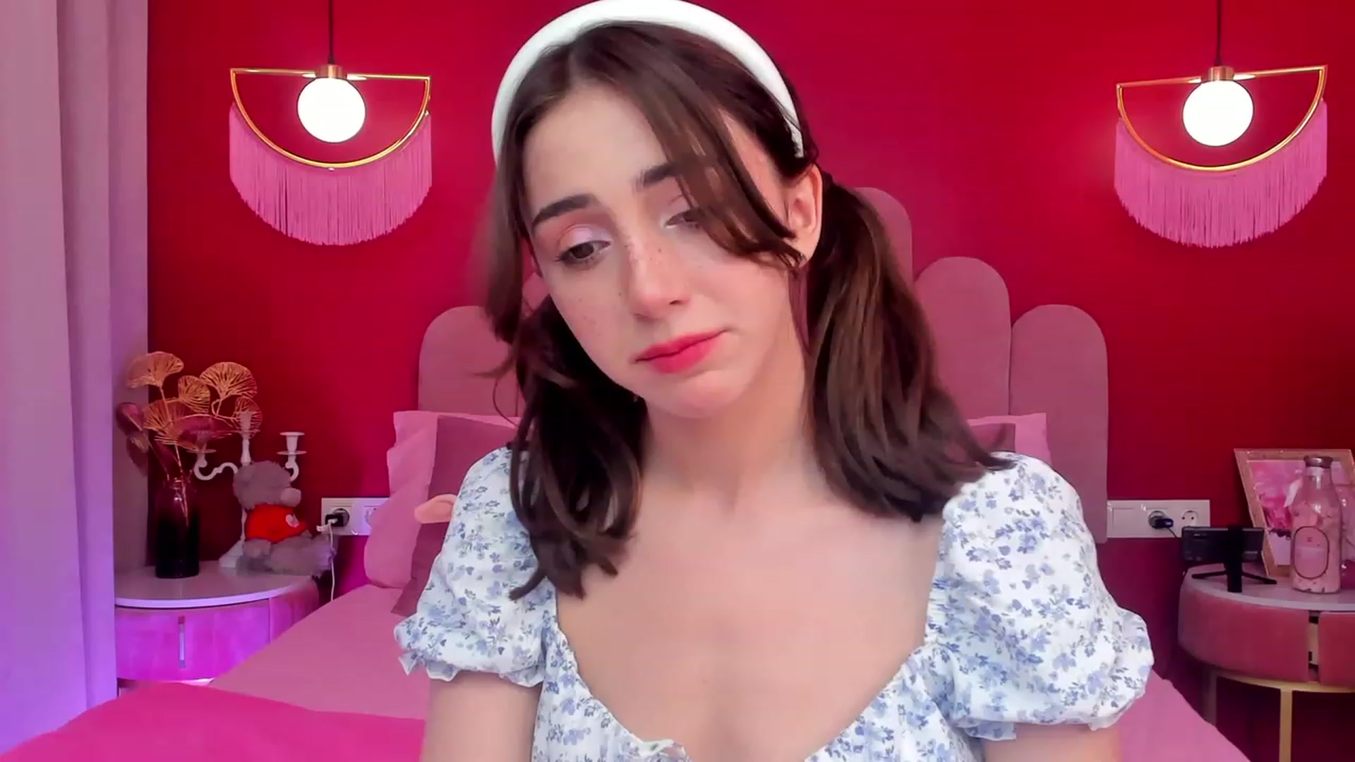 Gallery image thumbnail from ElsaYoung's myfreecams stream on, 06/06/2023, 12:39 image 8 of 20