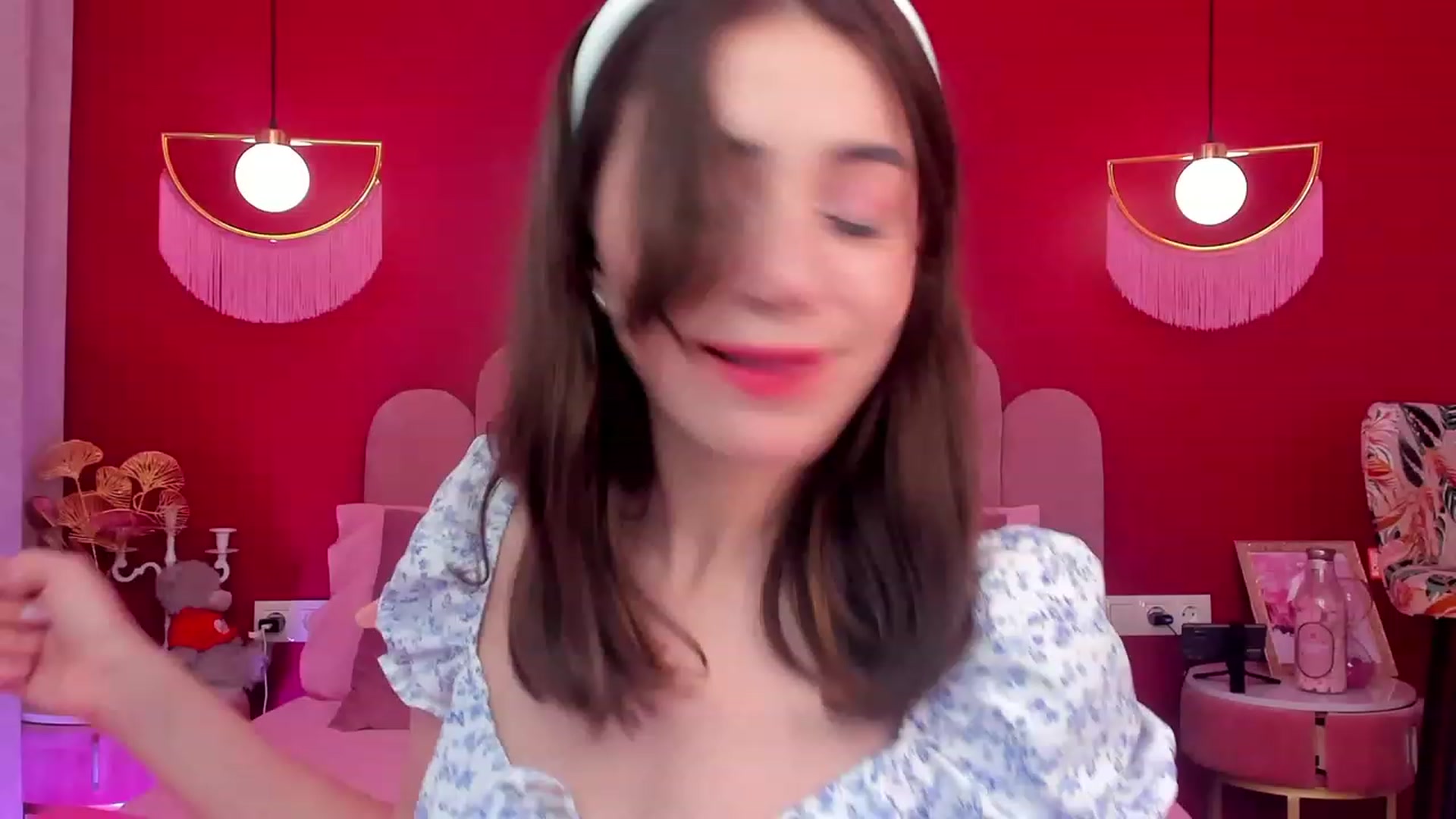 Gallery image thumbnail from ElsaYoung's myfreecams stream on, 06/06/2023, 12:39 image 19 of 20