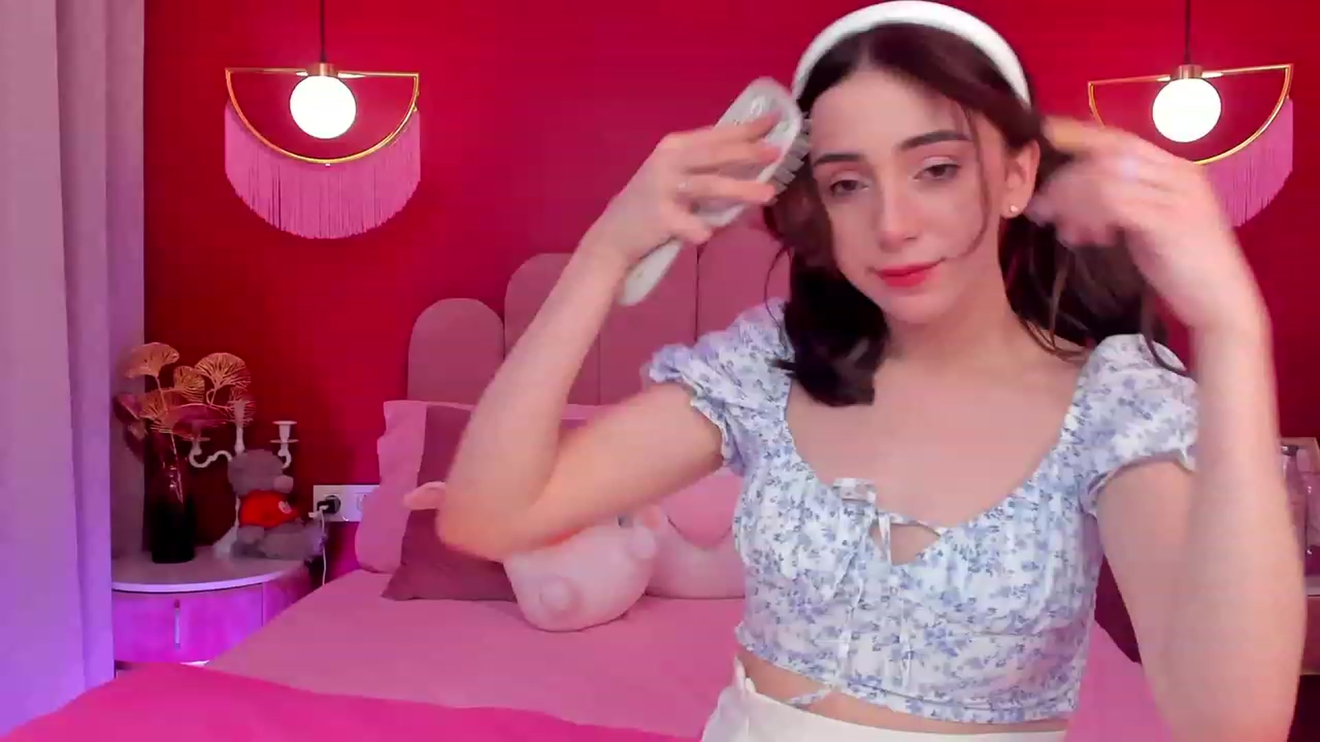 Gallery image thumbnail from ElsaYoung's myfreecams stream on, 06/06/2023, 12:39 image 7 of 20