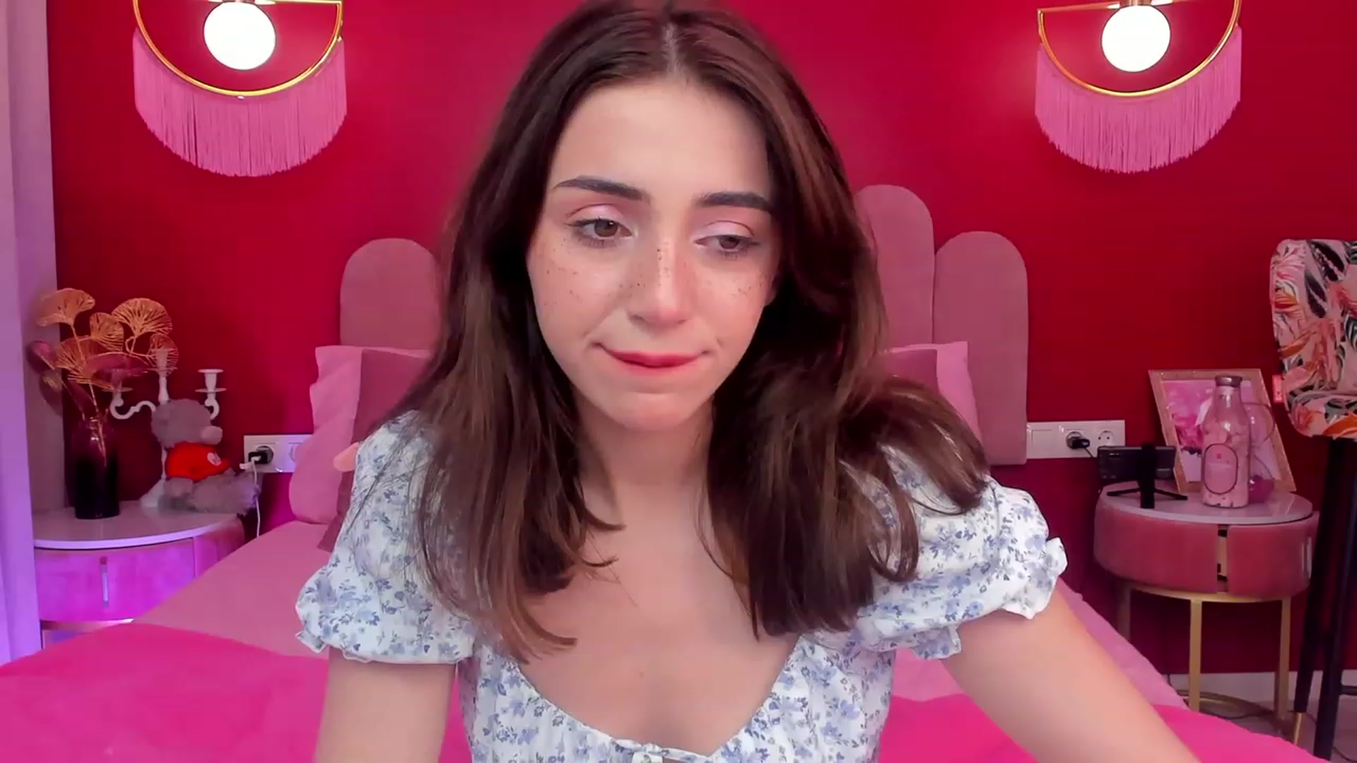 Gallery image thumbnail from ElsaYoung's myfreecams stream on, 06/06/2023, 13:14 image 2 of 20