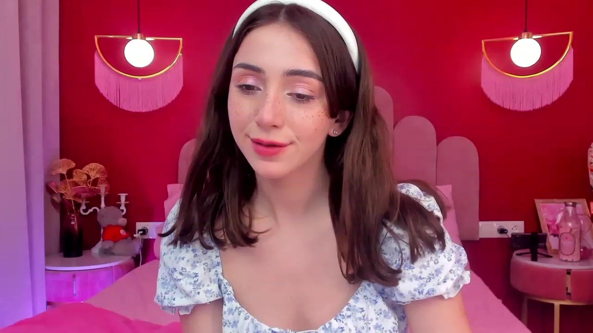 Gallery image thumbnail from ElsaYoung's myfreecams stream on, 06/06/2023, 13:49 image 16 of 20