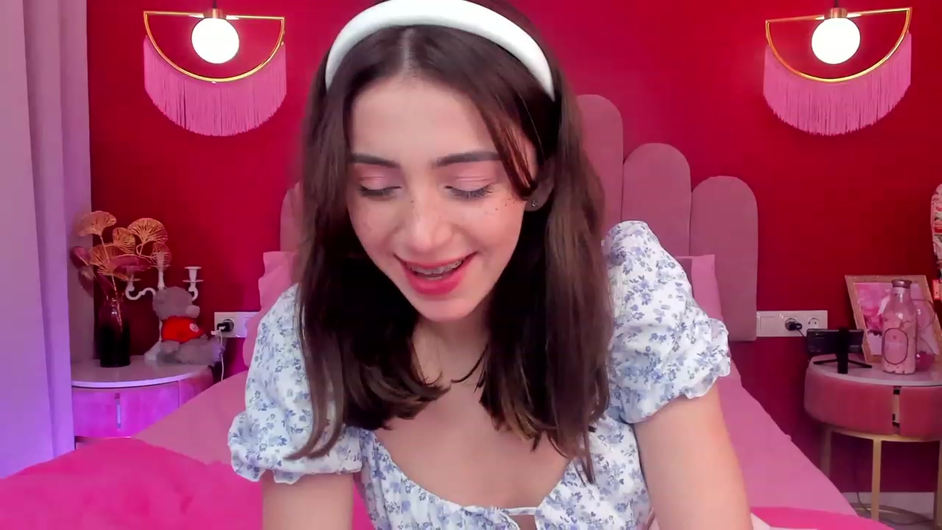 Gallery image thumbnail from ElsaYoung's myfreecams stream on, 06/06/2023, 13:49 image 20 of 20