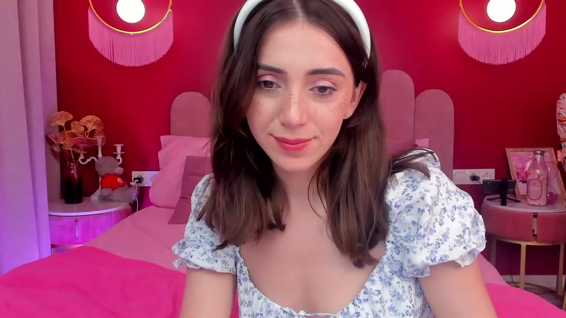 Gallery image thumbnail from ElsaYoung's myfreecams stream on, 06/06/2023, 16:05 image 1 of 20