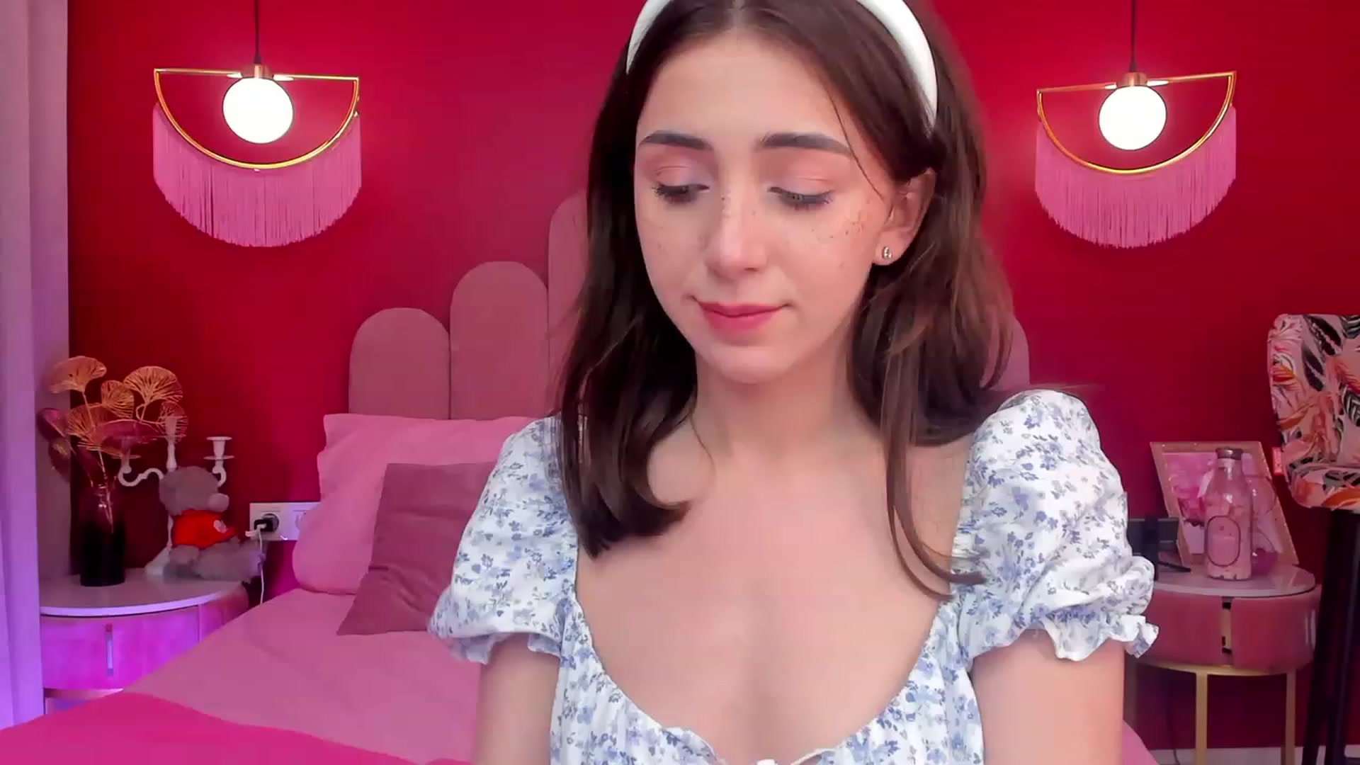 Gallery image thumbnail from ElsaYoung's myfreecams stream on, 06/06/2023, 17:41 image 1 of 20