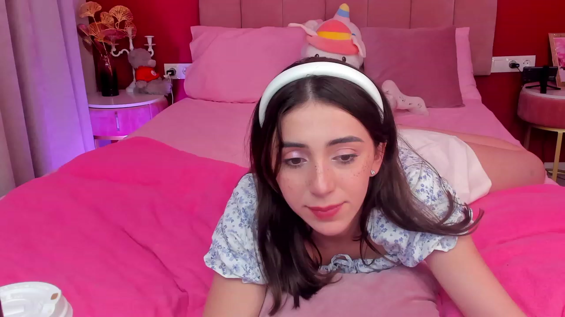 Gallery image thumbnail from ElsaYoung's myfreecams stream on, 06/06/2023, 17:41 image 16 of 20
