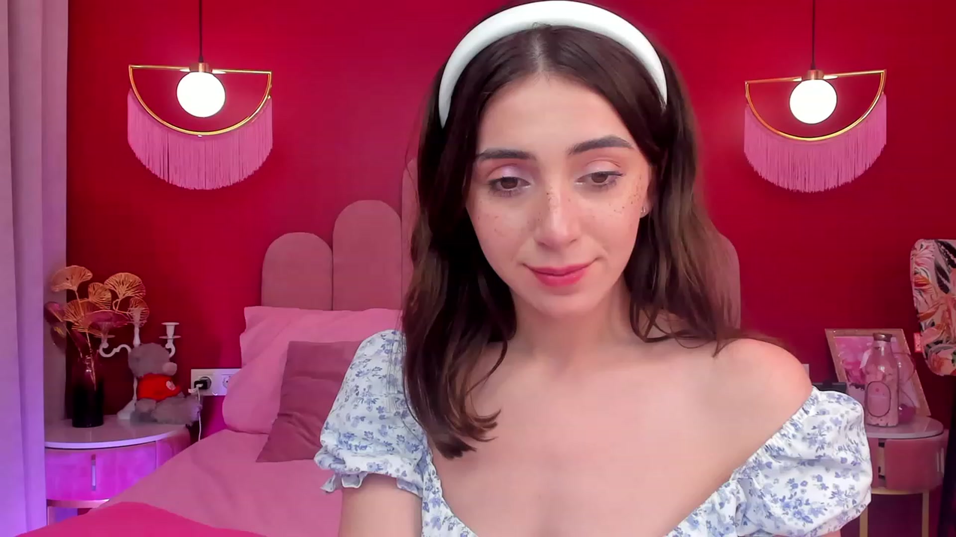 Gallery image thumbnail from ElsaYoung's myfreecams stream on, 06/06/2023, 17:41 image 11 of 20