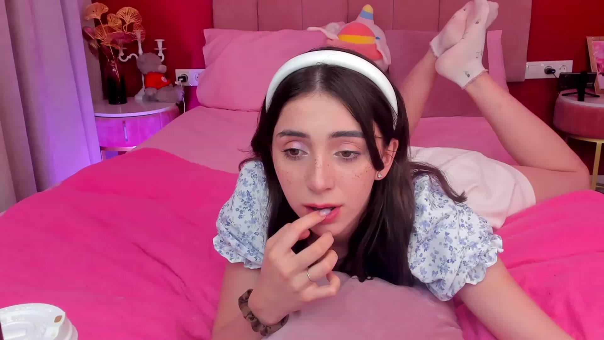 Gallery image thumbnail from ElsaYoung's myfreecams stream on, 06/06/2023, 17:41 image 17 of 20