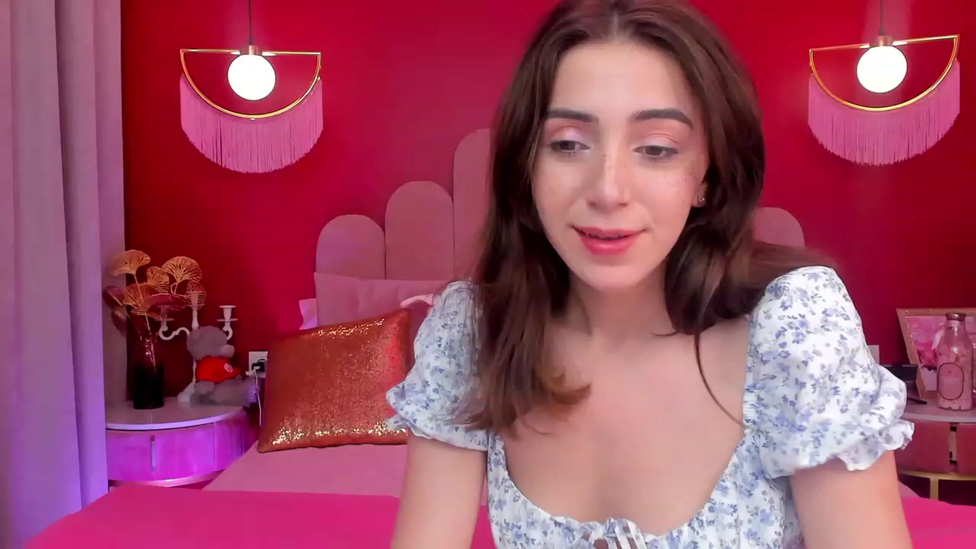 Gallery image thumbnail from ElsaYoung's myfreecams stream on, 06/06/2023, 18:46 image 9 of 20