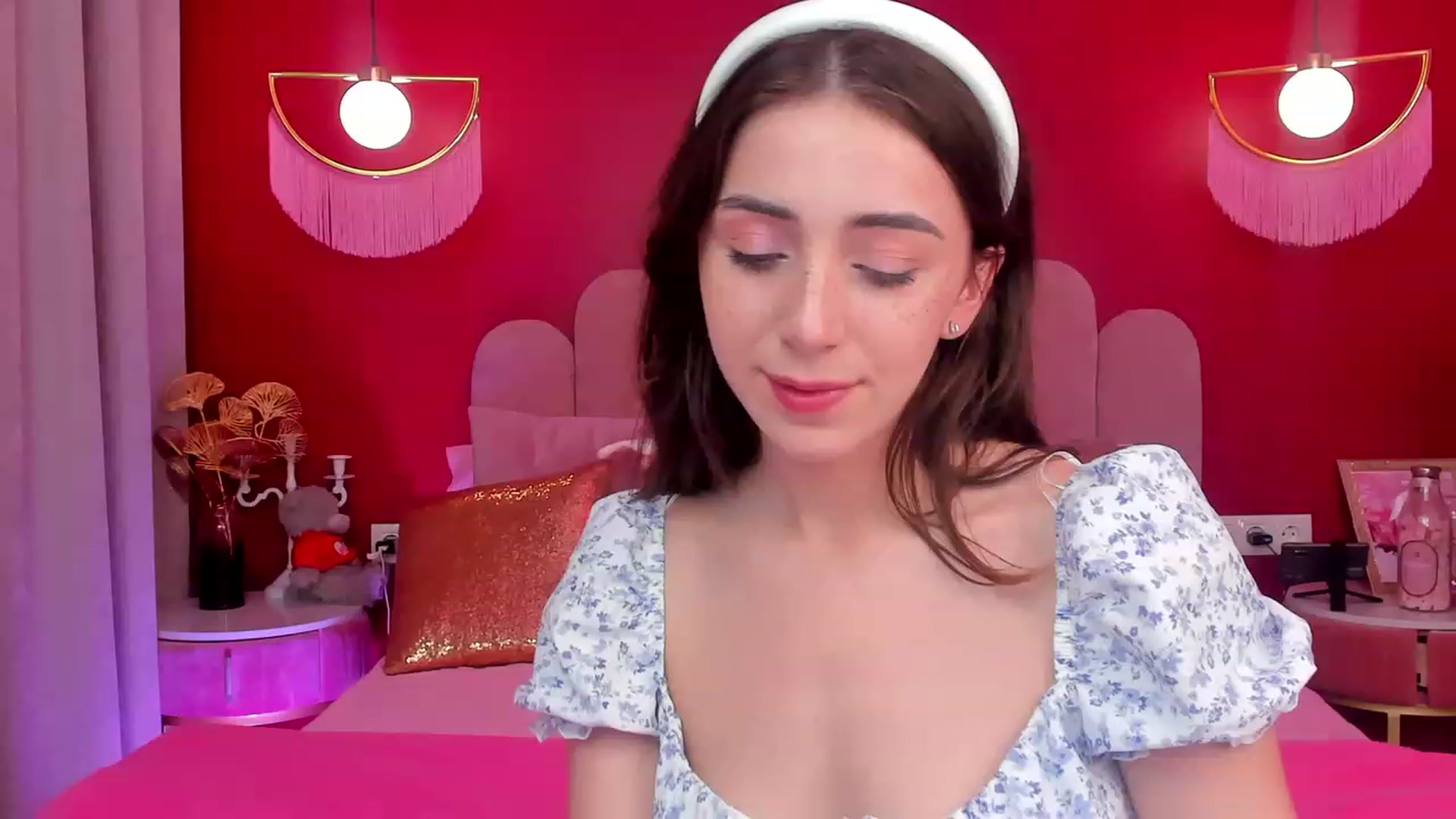 Gallery image thumbnail from ElsaYoung's myfreecams stream on, 06/06/2023, 18:46 image 16 of 20