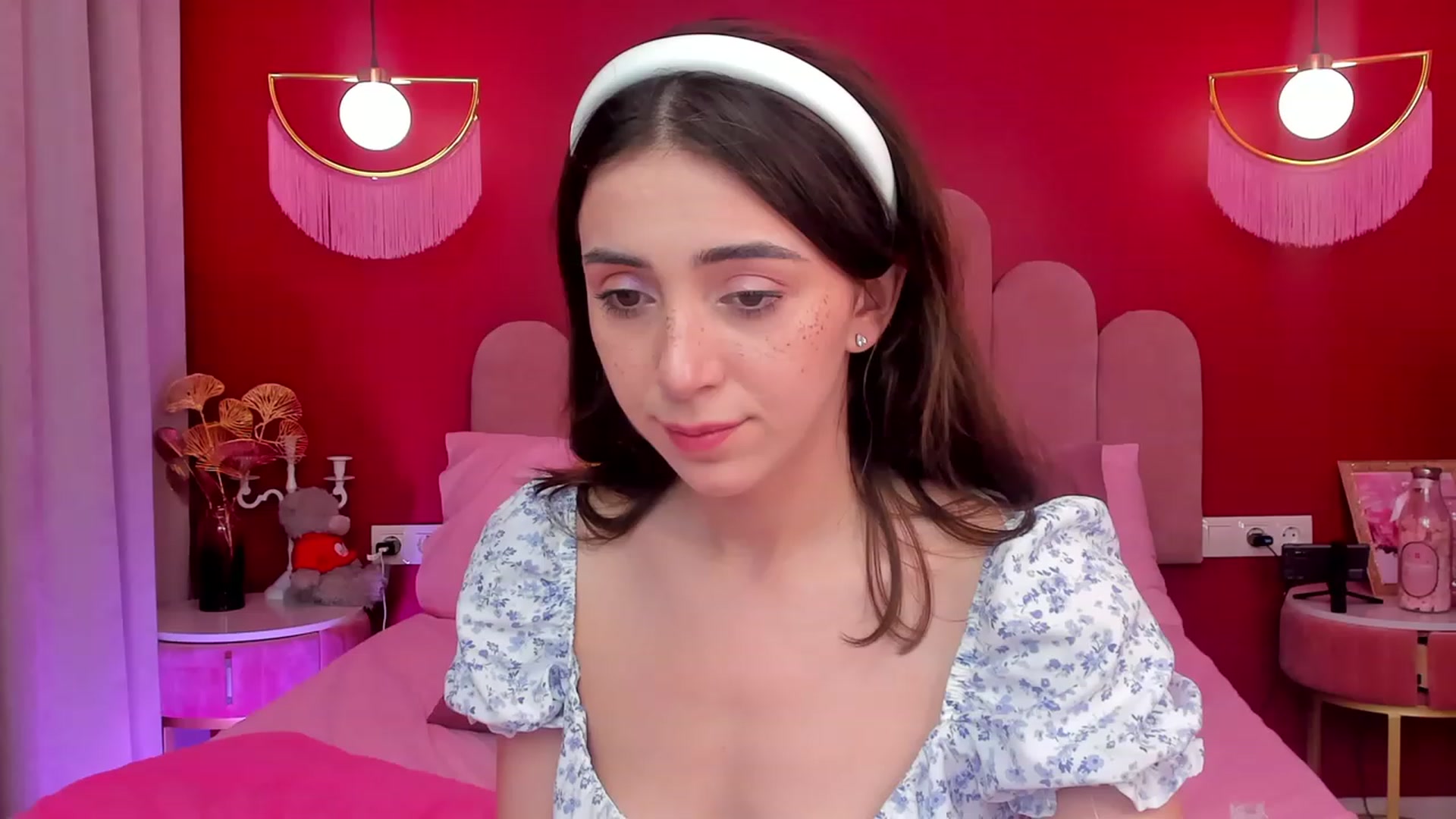 Gallery image thumbnail from ElsaYoung's myfreecams stream on, 06/06/2023, 18:46 image 1 of 20