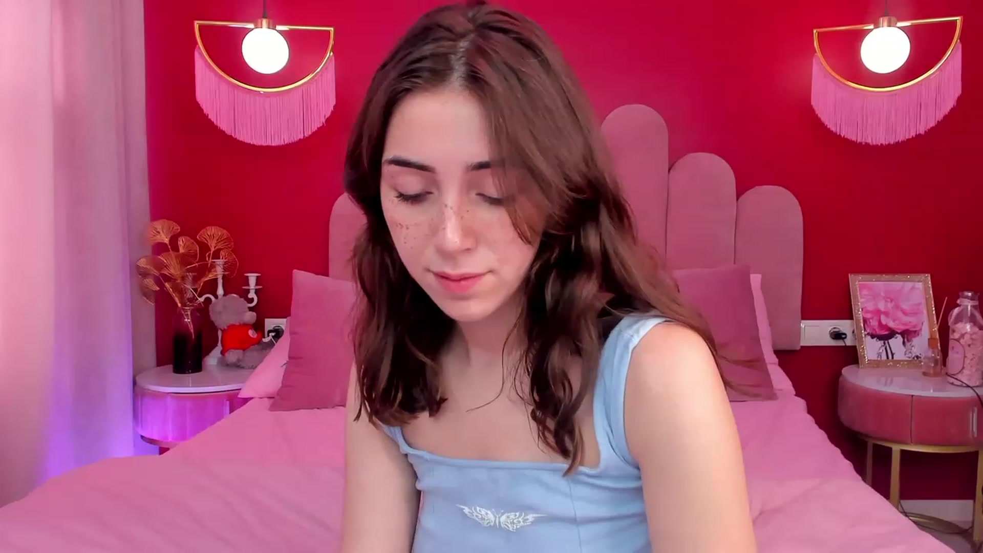 Gallery image thumbnail from ElsaYoung's myfreecams stream on, 06/10/2023, 07:13 image 13 of 20