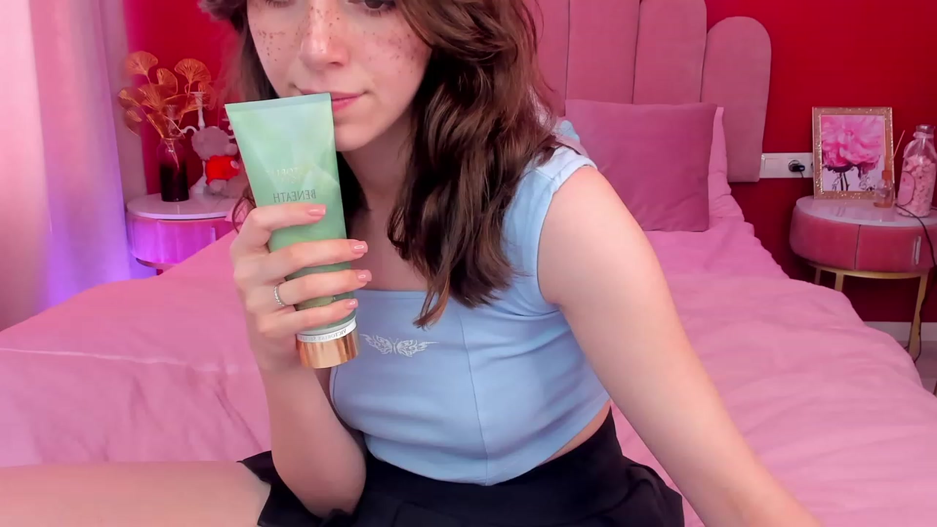 Gallery image thumbnail from ElsaYoung's myfreecams stream on, 06/10/2023, 07:13 image 1 of 20