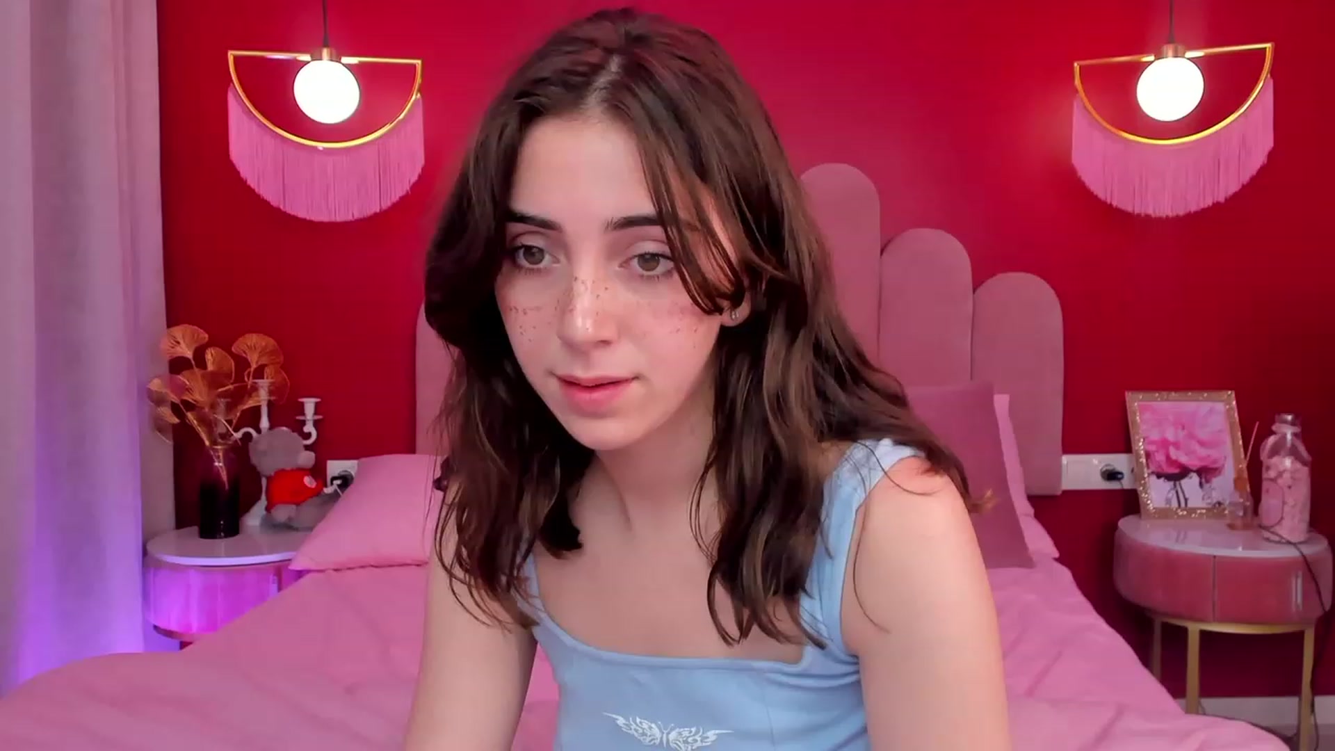Gallery image thumbnail from ElsaYoung's myfreecams stream on, 06/10/2023, 08:57 image 8 of 20