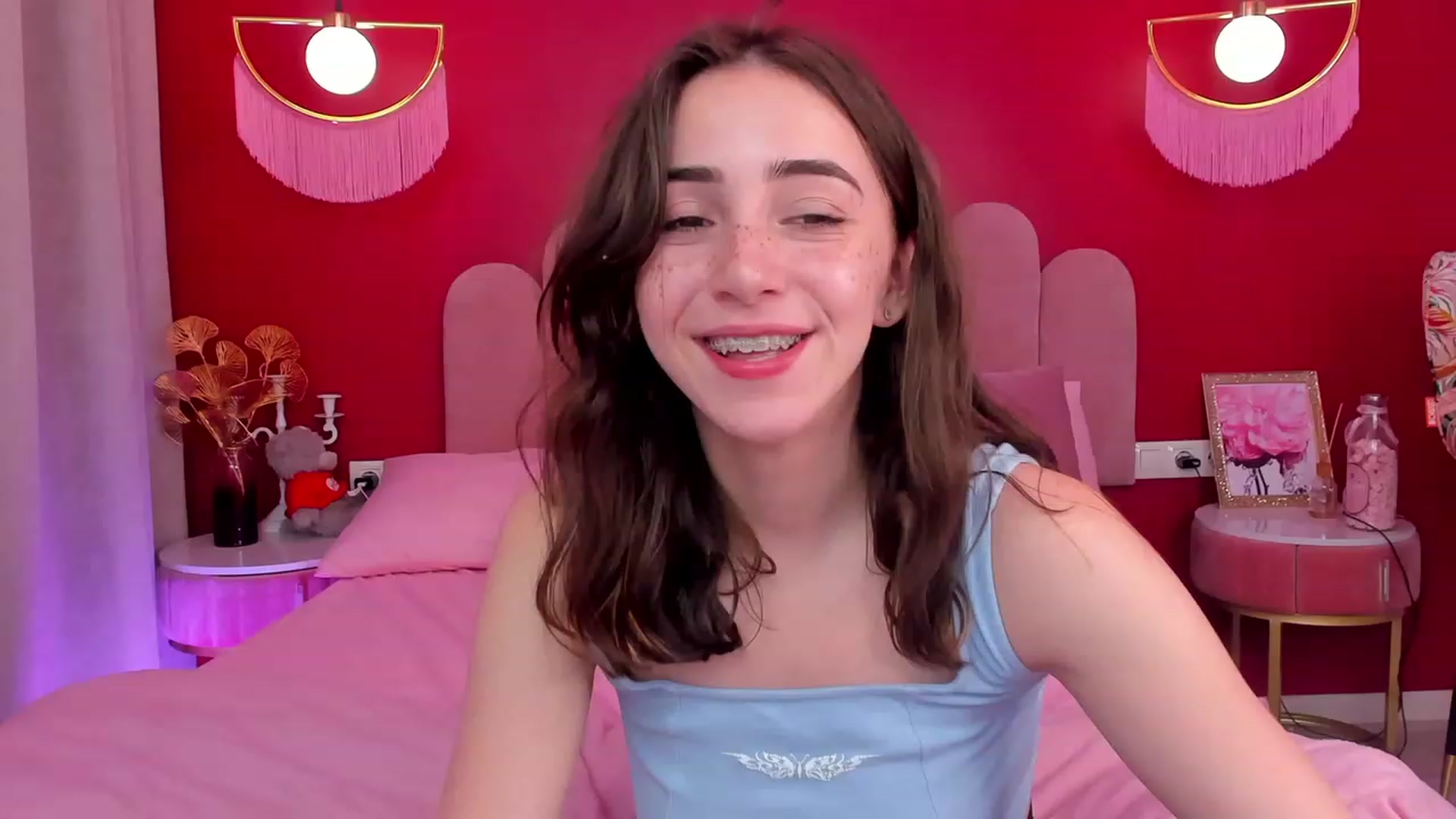 Gallery image thumbnail from ElsaYoung's myfreecams stream on, 06/10/2023, 11:24 image 18 of 20