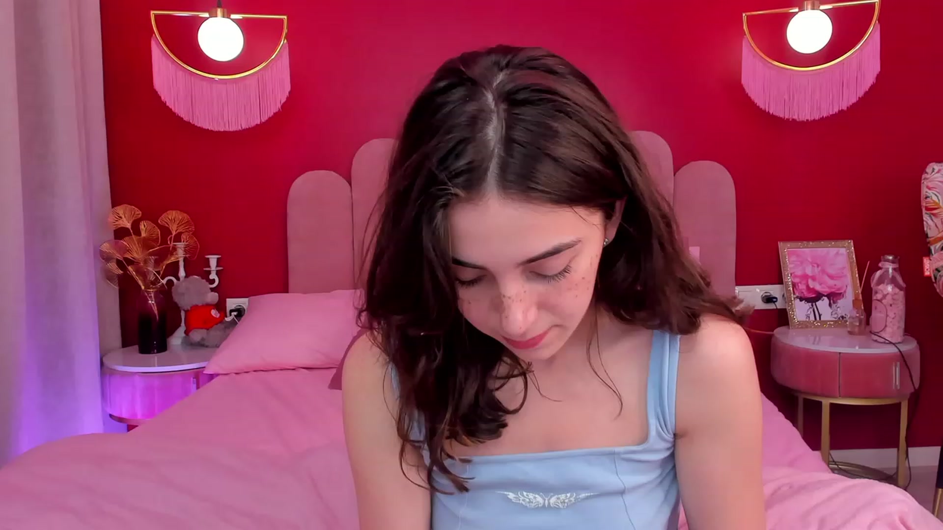 Gallery image thumbnail from ElsaYoung's myfreecams stream on, 06/10/2023, 11:24 image 17 of 20