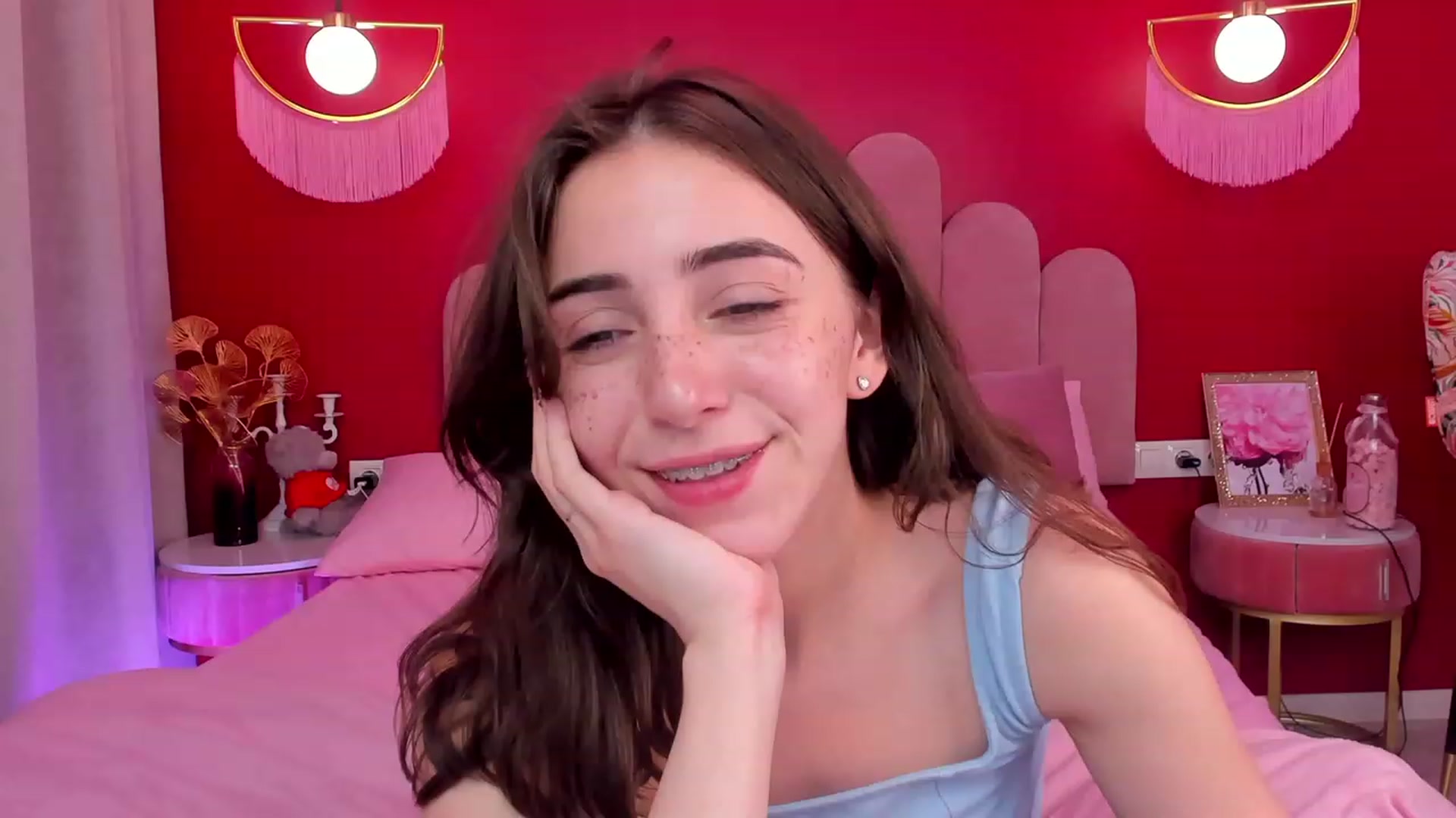 Gallery image thumbnail from ElsaYoung's myfreecams stream on, 06/10/2023, 11:24 image 19 of 20