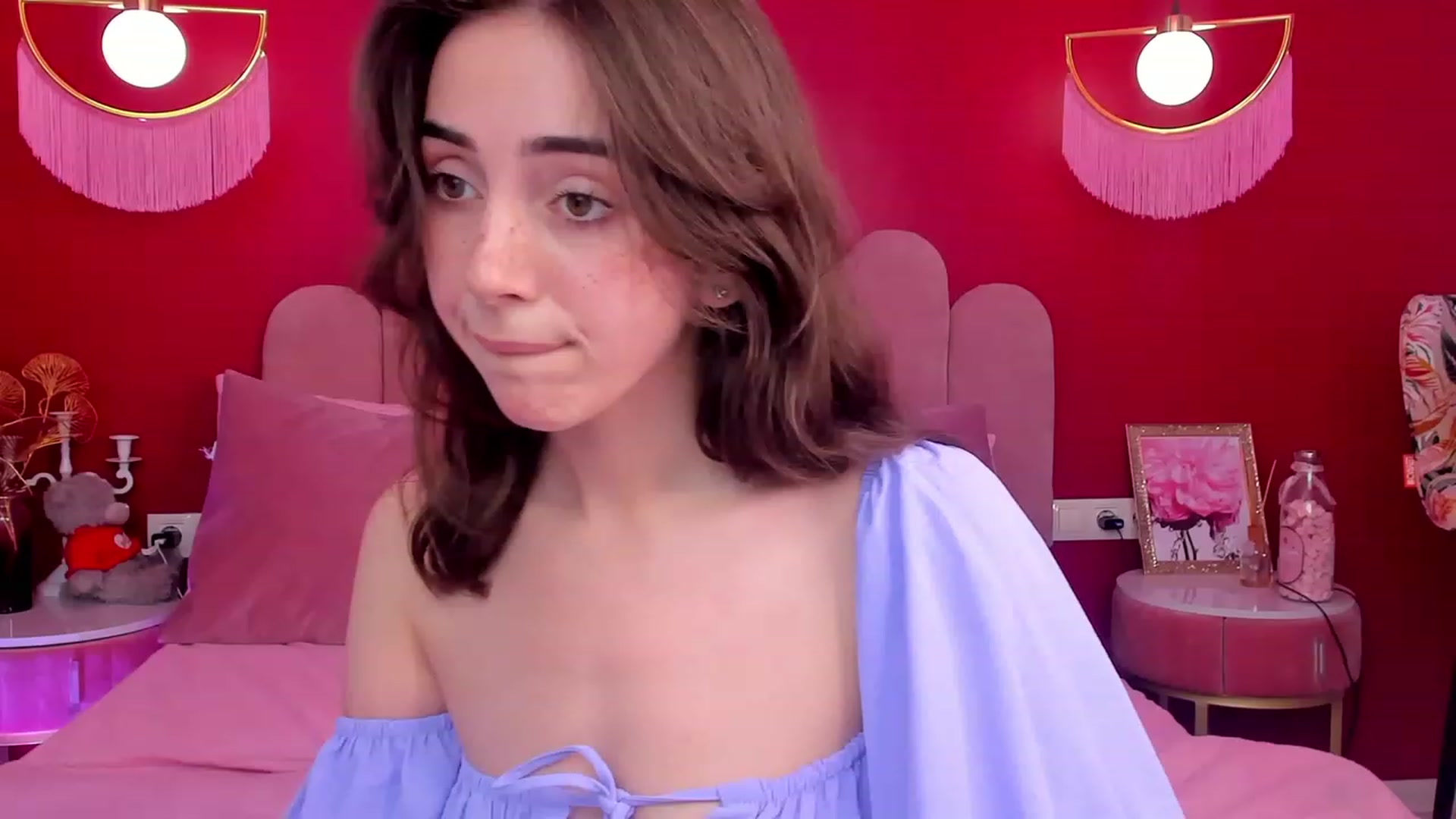 Gallery image thumbnail from ElsaYoung's myfreecams stream on, 06/11/2023, 13:40 image 15 of 20