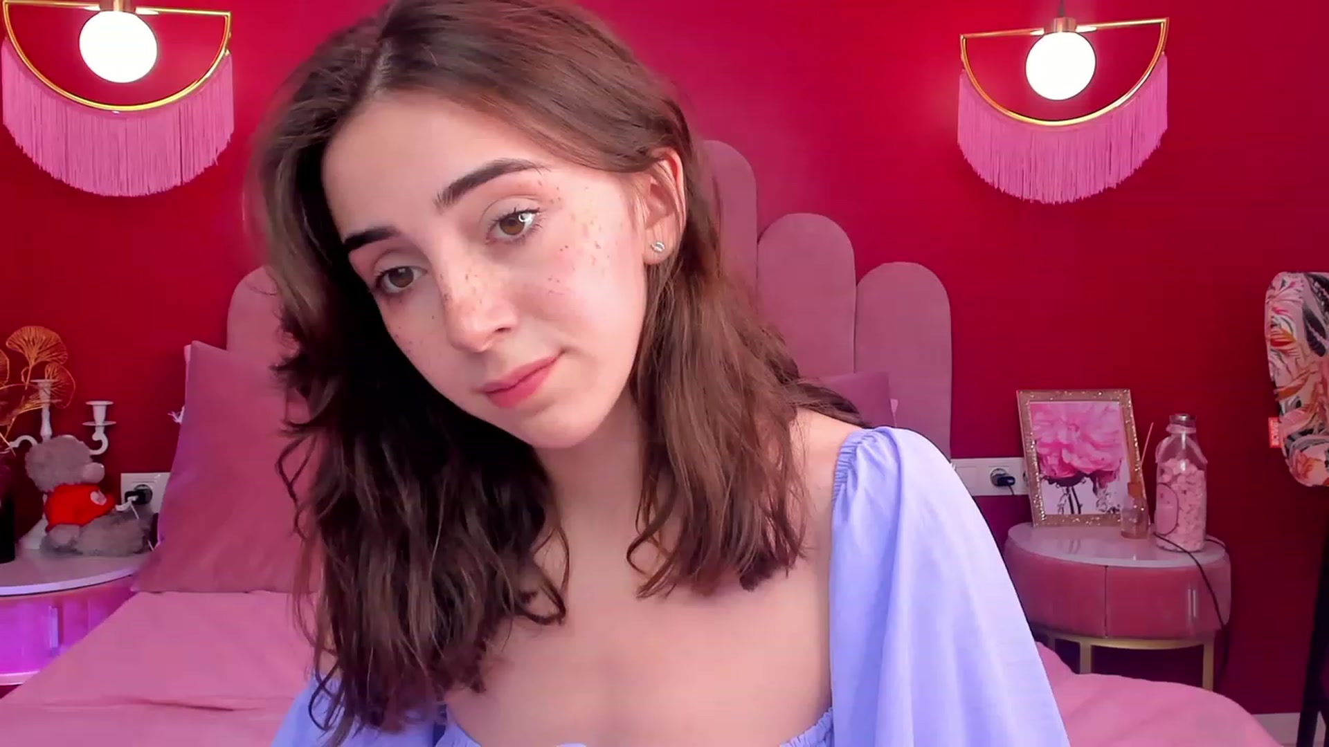 Gallery image thumbnail from ElsaYoung's myfreecams stream on, 06/11/2023, 13:40 image 13 of 20